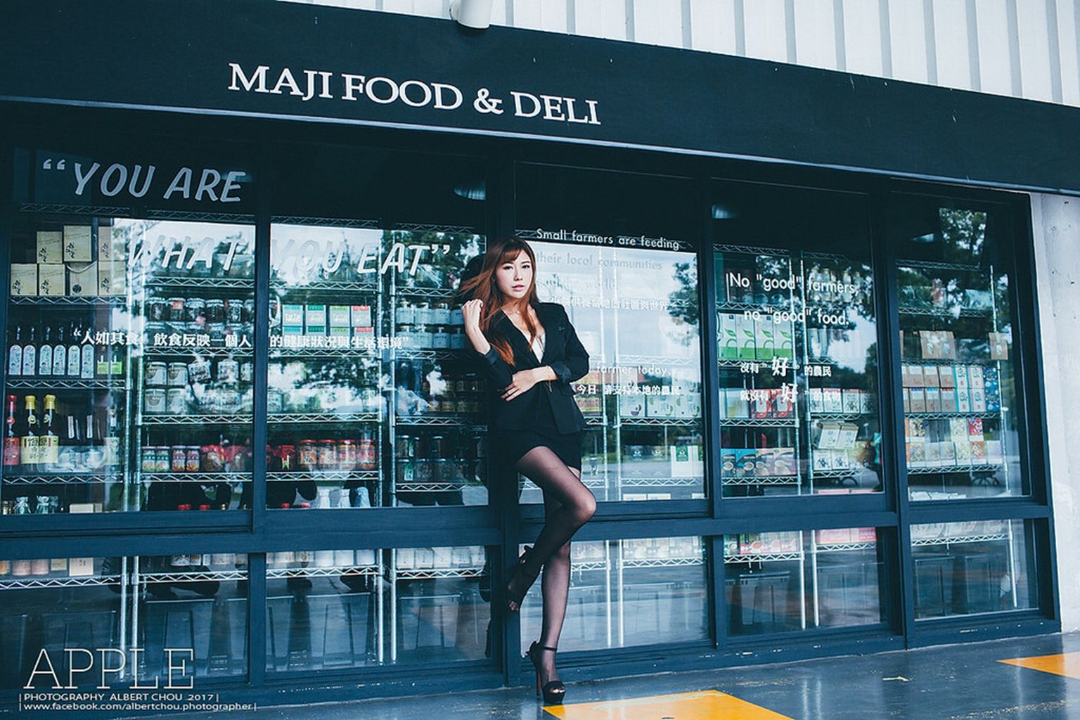 张闵净(小净) - 黑丝OL街拍女神-图0