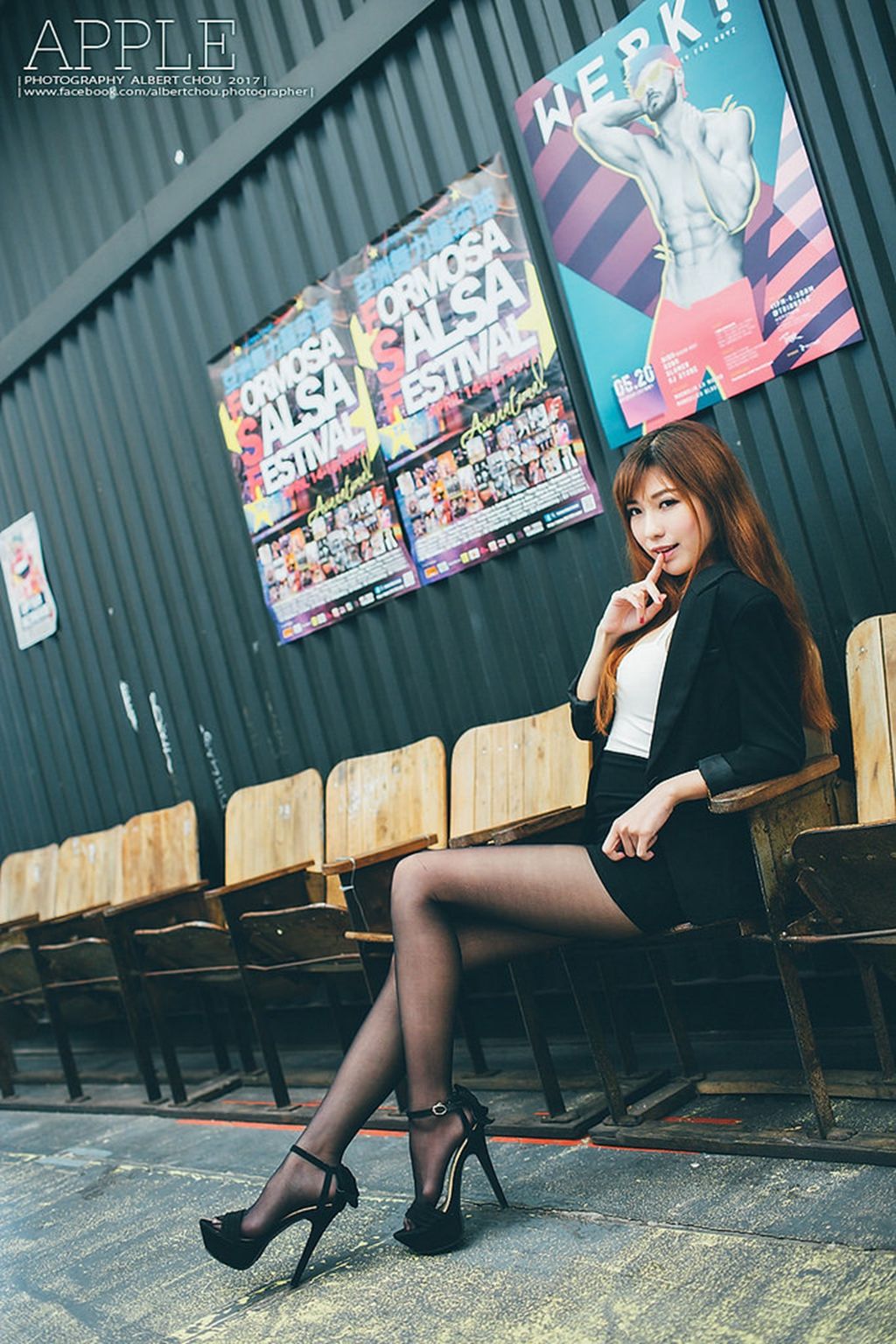 张闵净(小净) - 黑丝OL街拍女神-图10