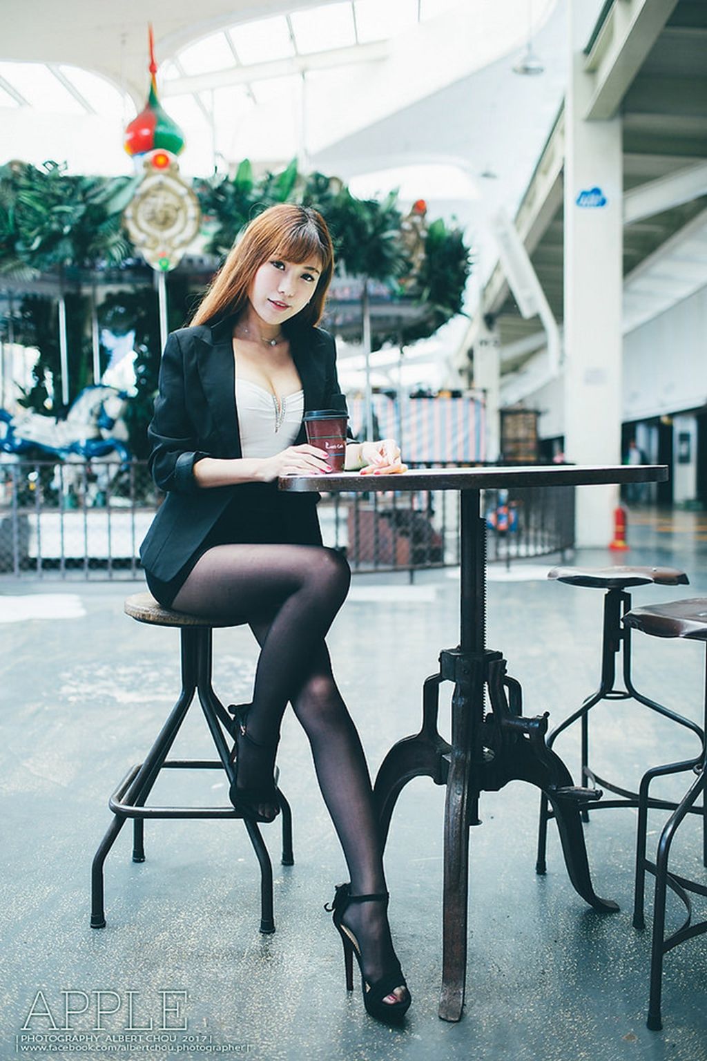 张闵净(小净) - 黑丝OL街拍女神-图50