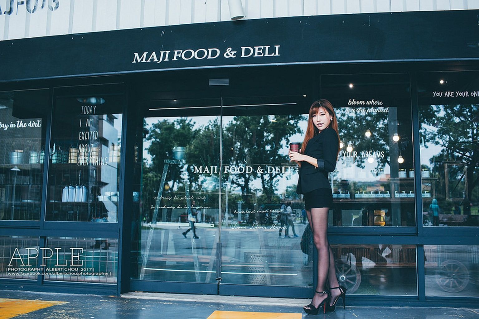 张闵净(小净) - 黑丝OL街拍女神-图5