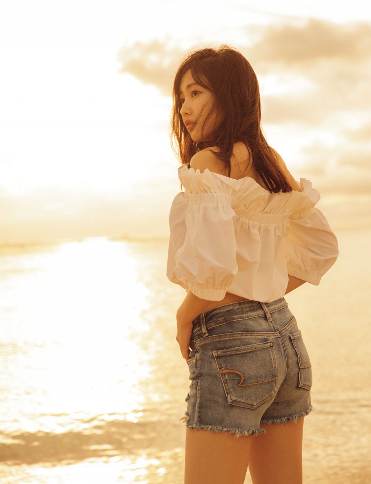 2018.06.01 佐野ひなこ 話題の写真集から「神ハ?スト」を先行公開！-图1