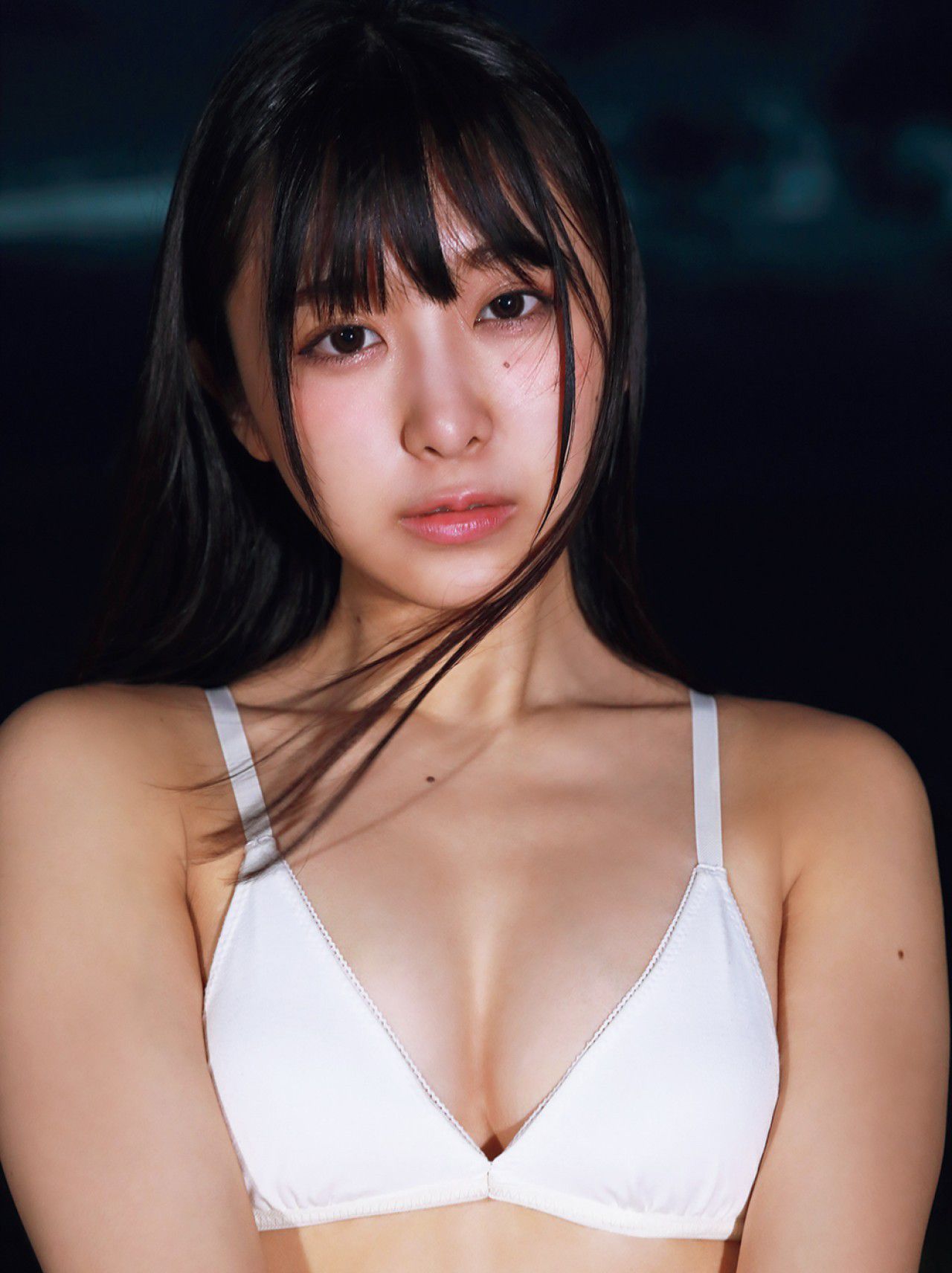 2018.08.17 真島なおみ 美肌と高身長て?次世代ク?ラヒ?アクイーンを目指す-图0