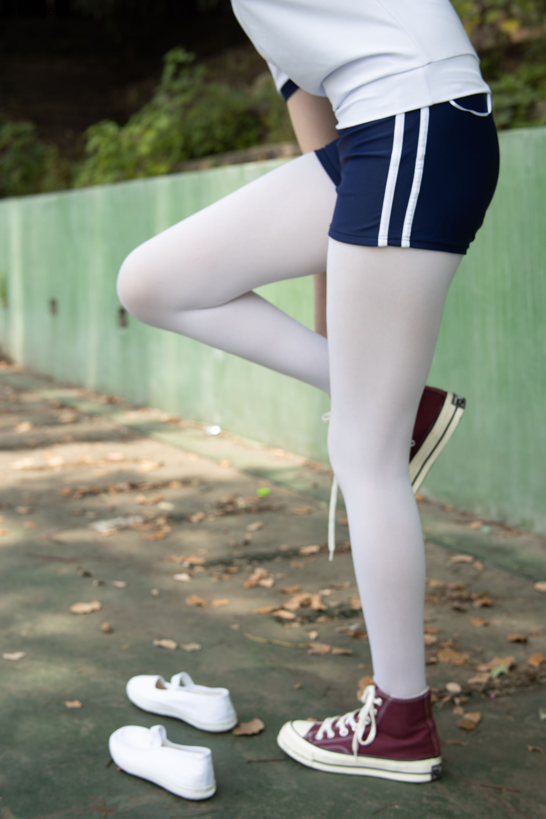 Aika 80D白丝外景体操服-图1