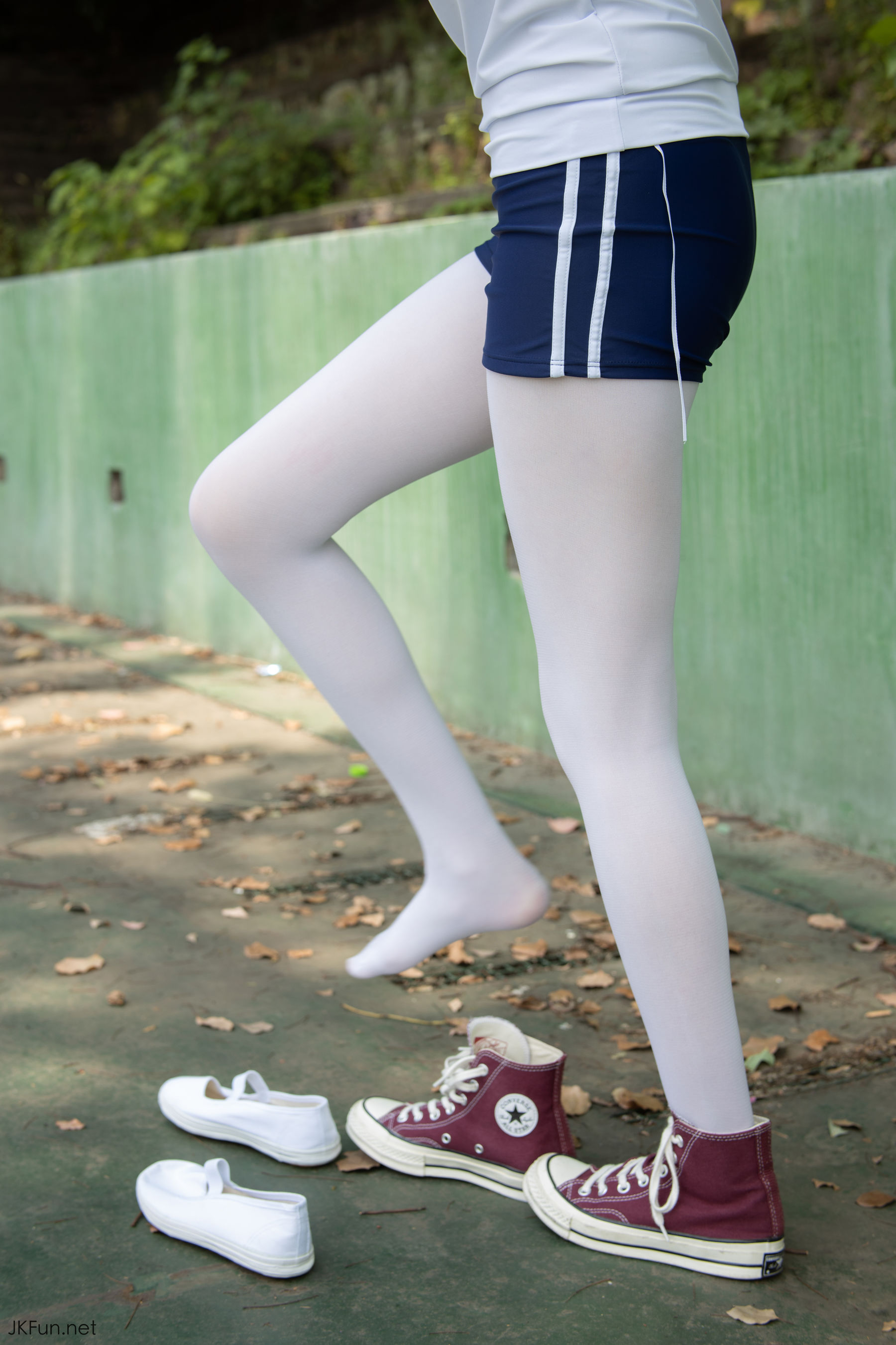 Aika 80D白丝外景体操服-图3