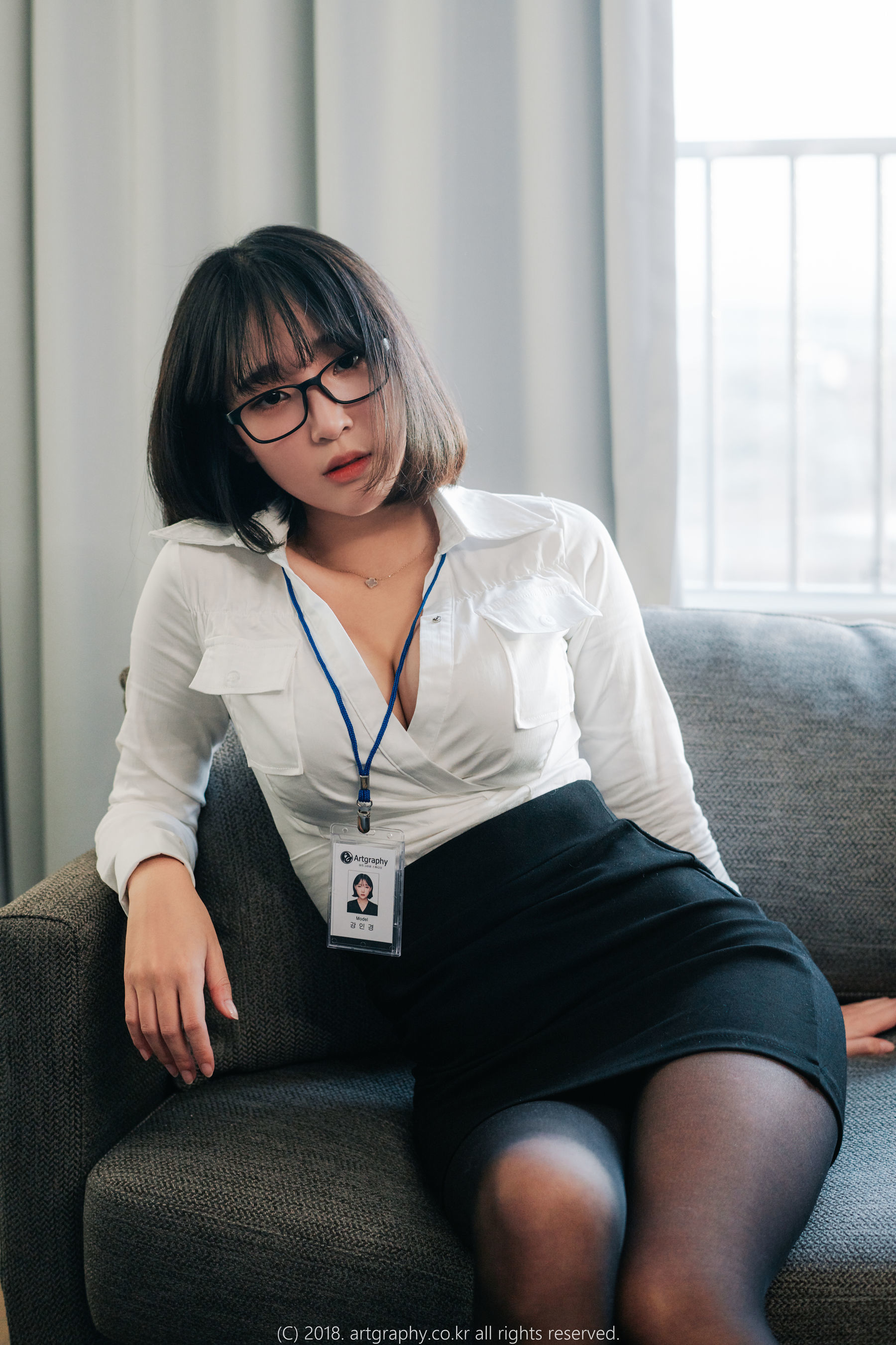 VOL.042 巨乳少女姜仁卿 - 黑丝制服+女仆诱惑-图1