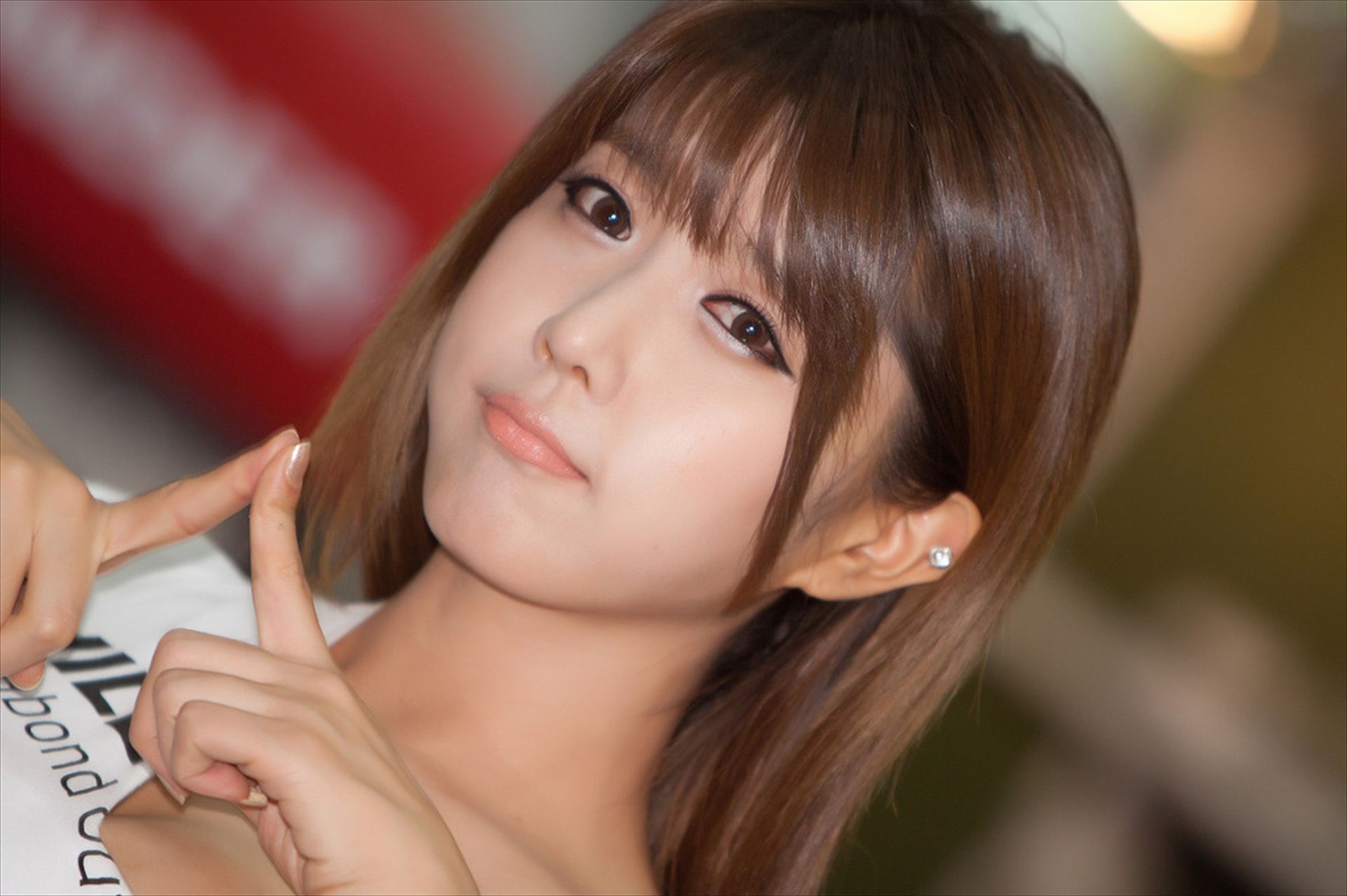 许允美 性感白衣牛仔短裤街头车展-图12