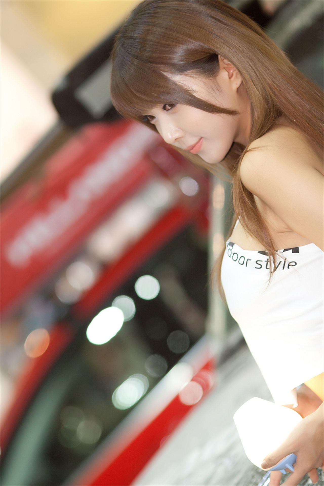 许允美 性感白衣牛仔短裤街头车展-图83