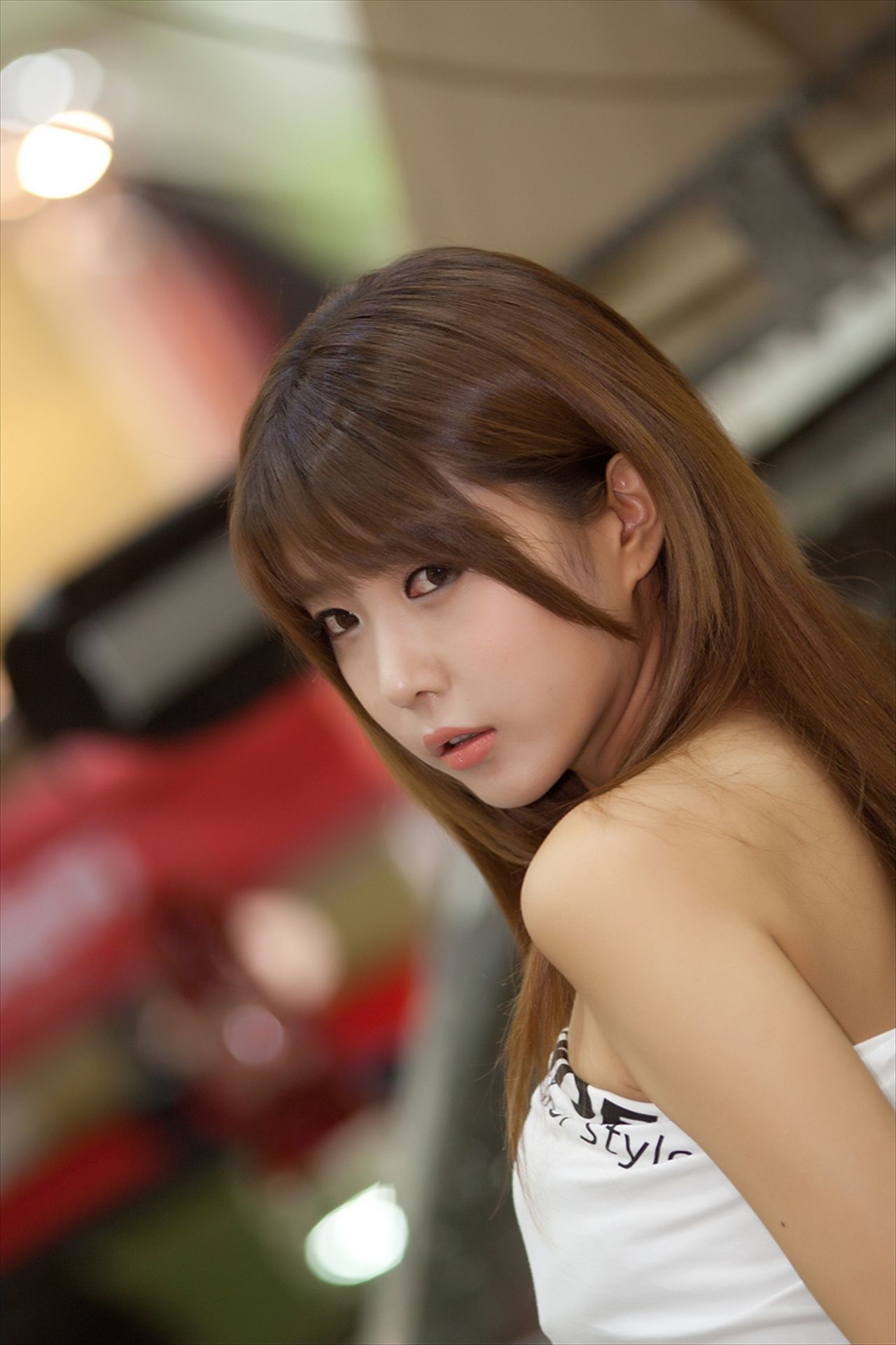 许允美 性感白衣牛仔短裤街头车展-图84