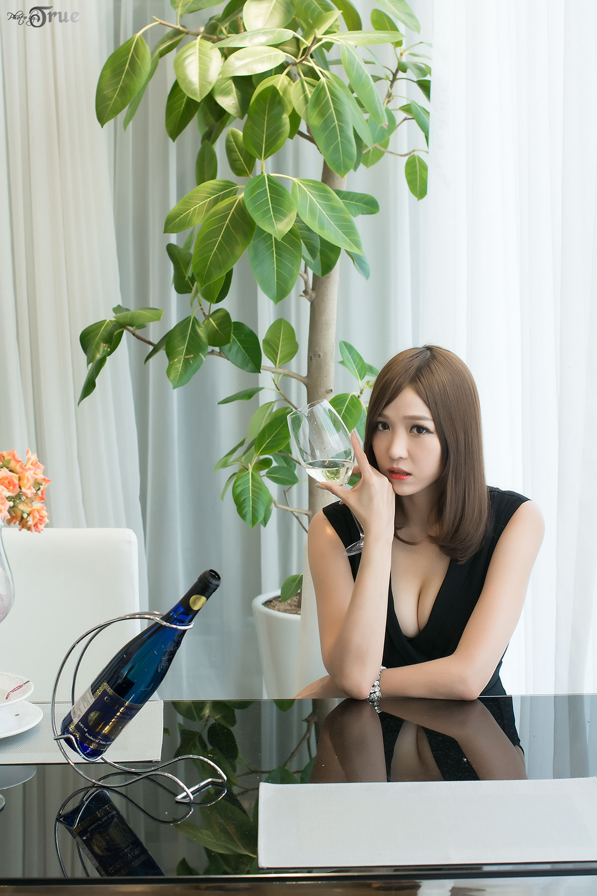 李恩慧 - 黑裙女强人-图0