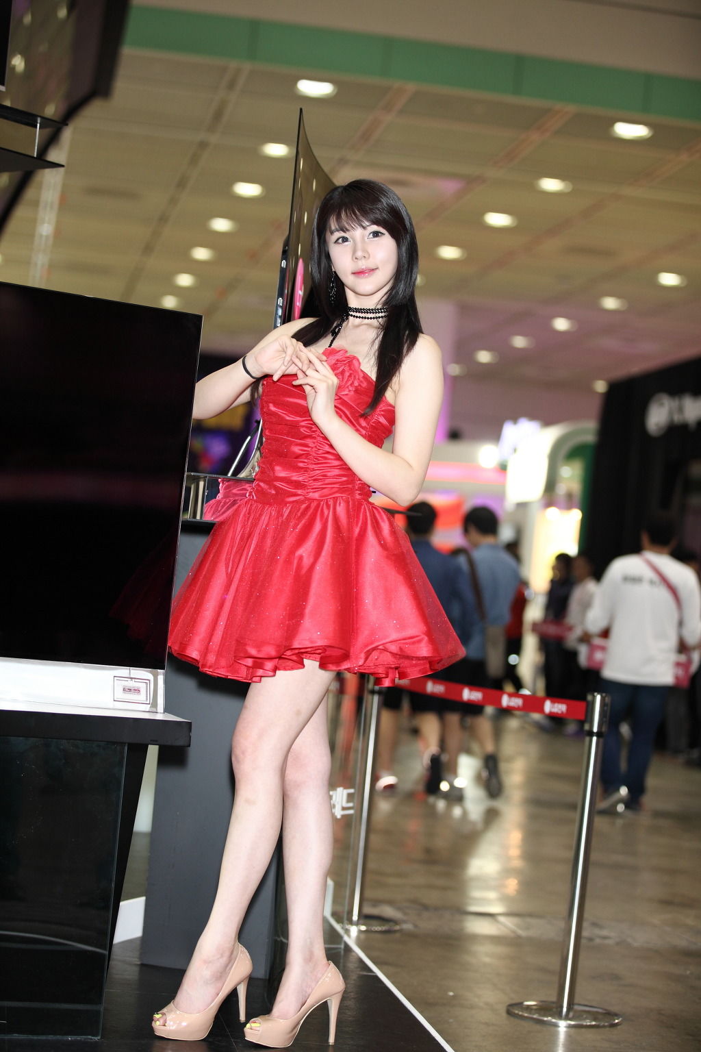 李智友 - 展厅红裙少女-图16