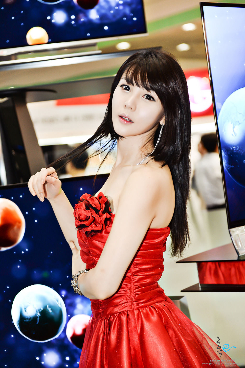 李智友 - 展厅红裙少女-图21