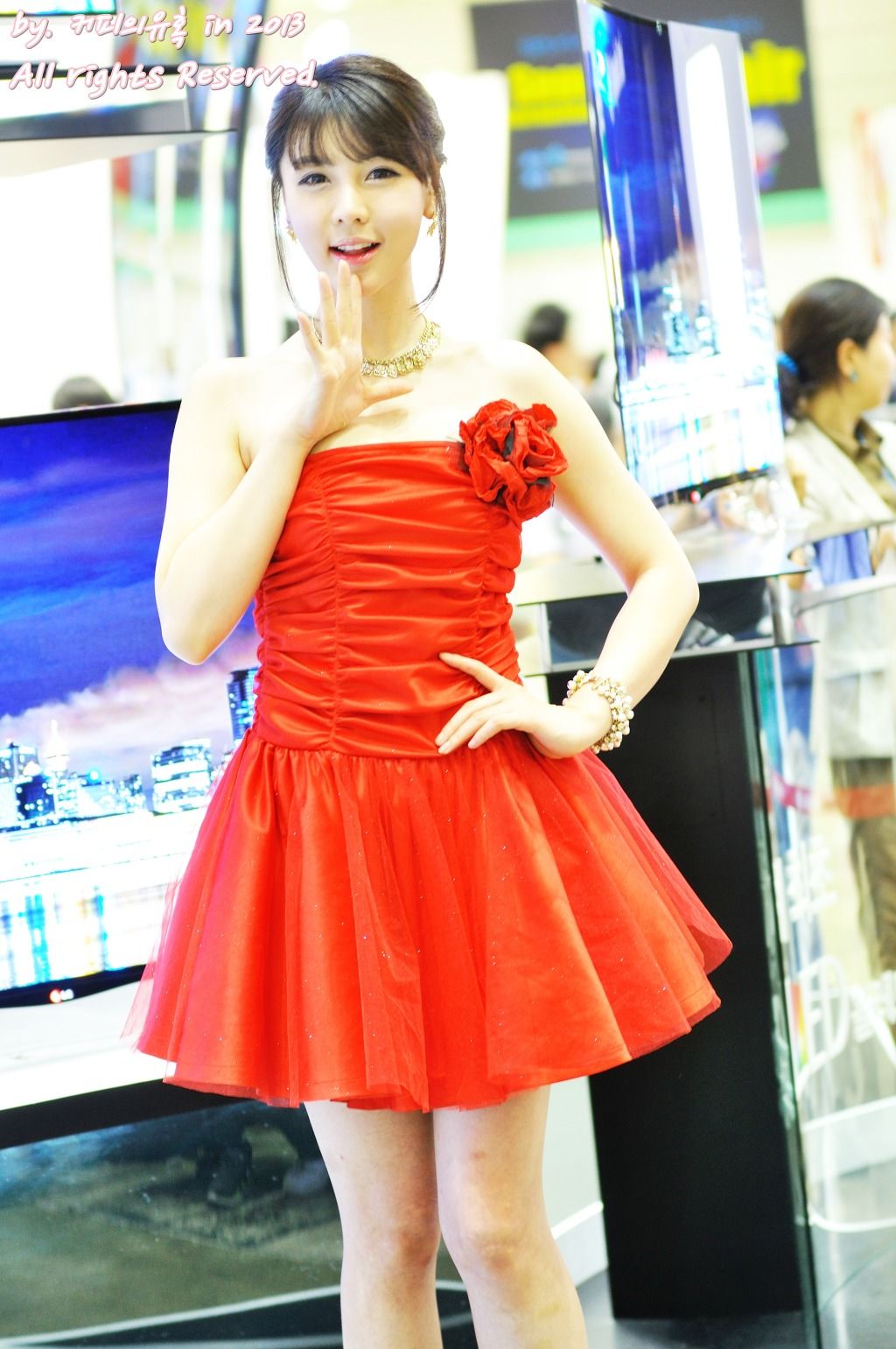 李智友 - 展厅红裙少女-图22