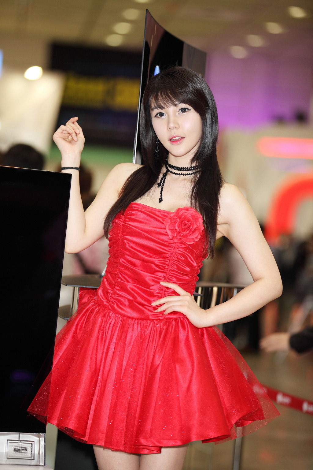 李智友 - 展厅红裙少女-图25