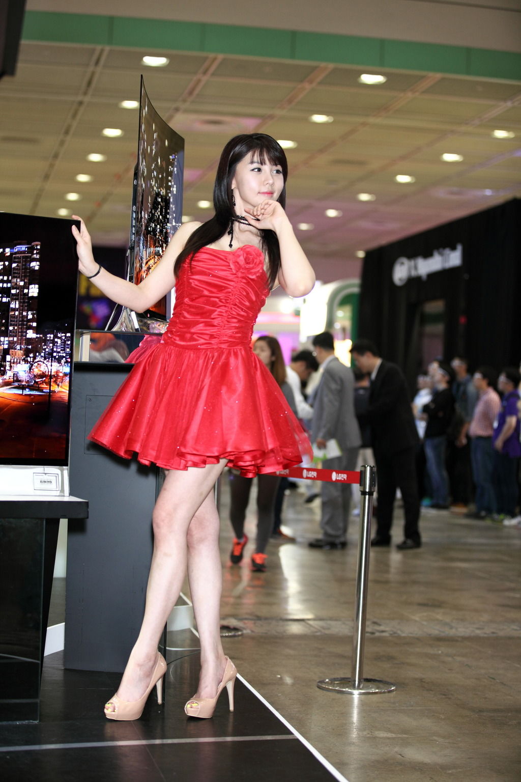 李智友 - 展厅红裙少女-图27