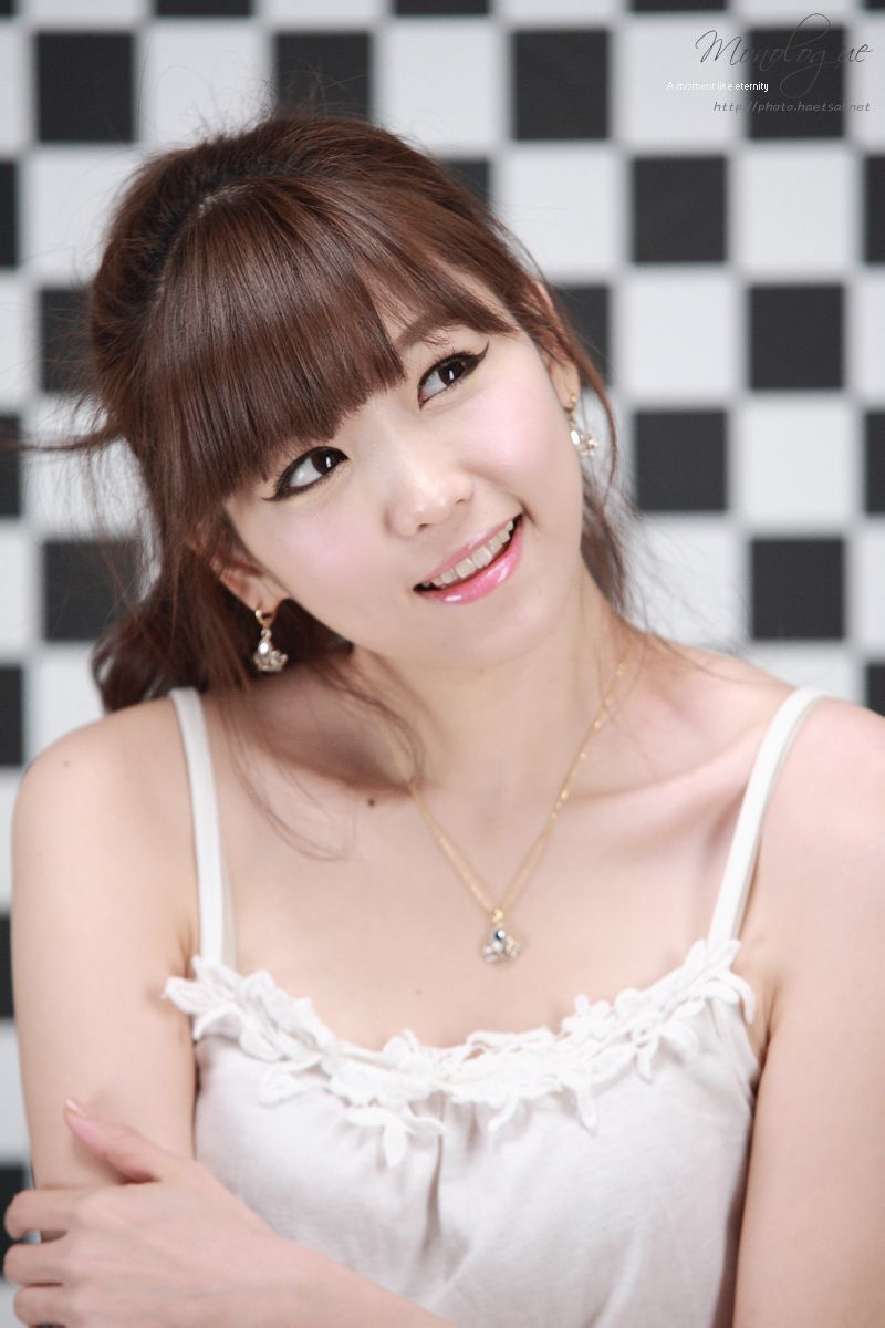 李恩慧 - 白色吊带睡裙-图28