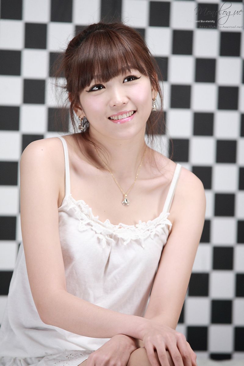 李恩慧 - 白色吊带睡裙-图30