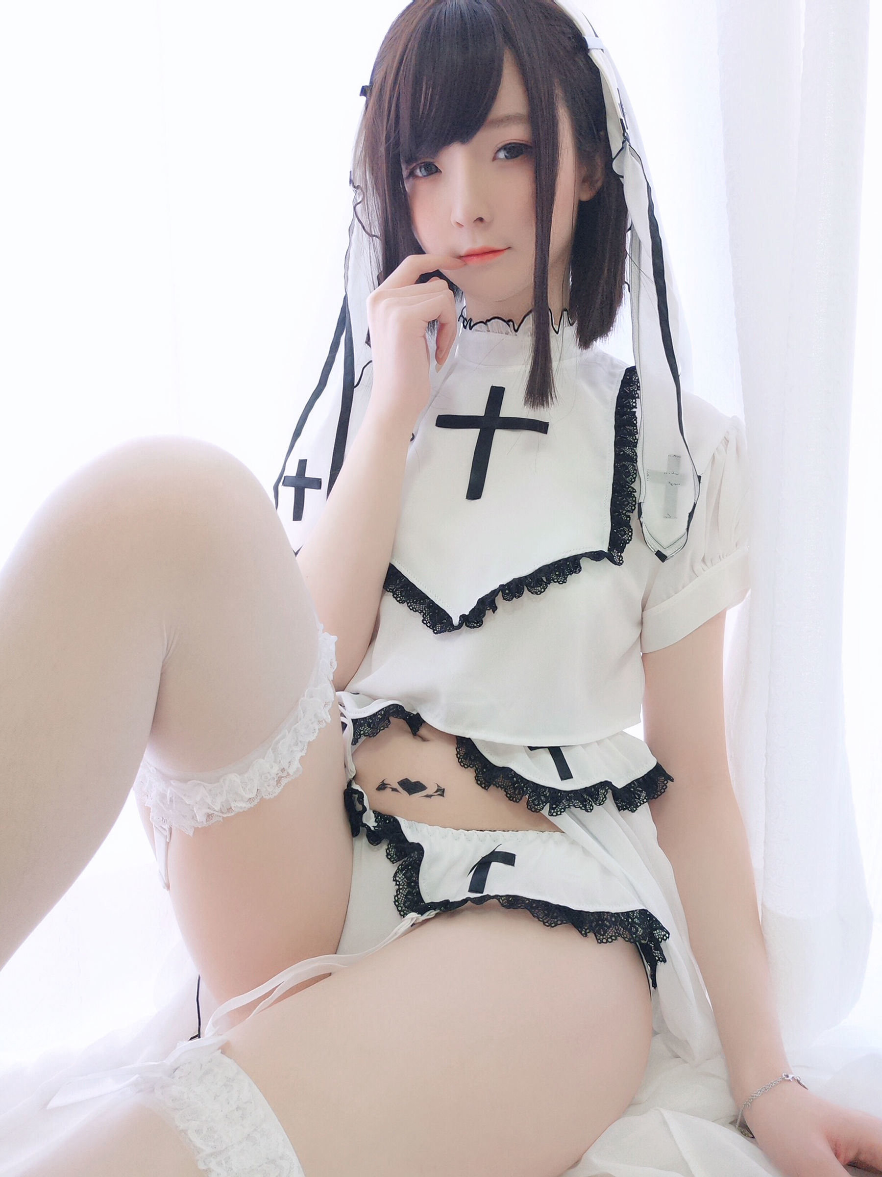 一小央泽 - 白修女-图1