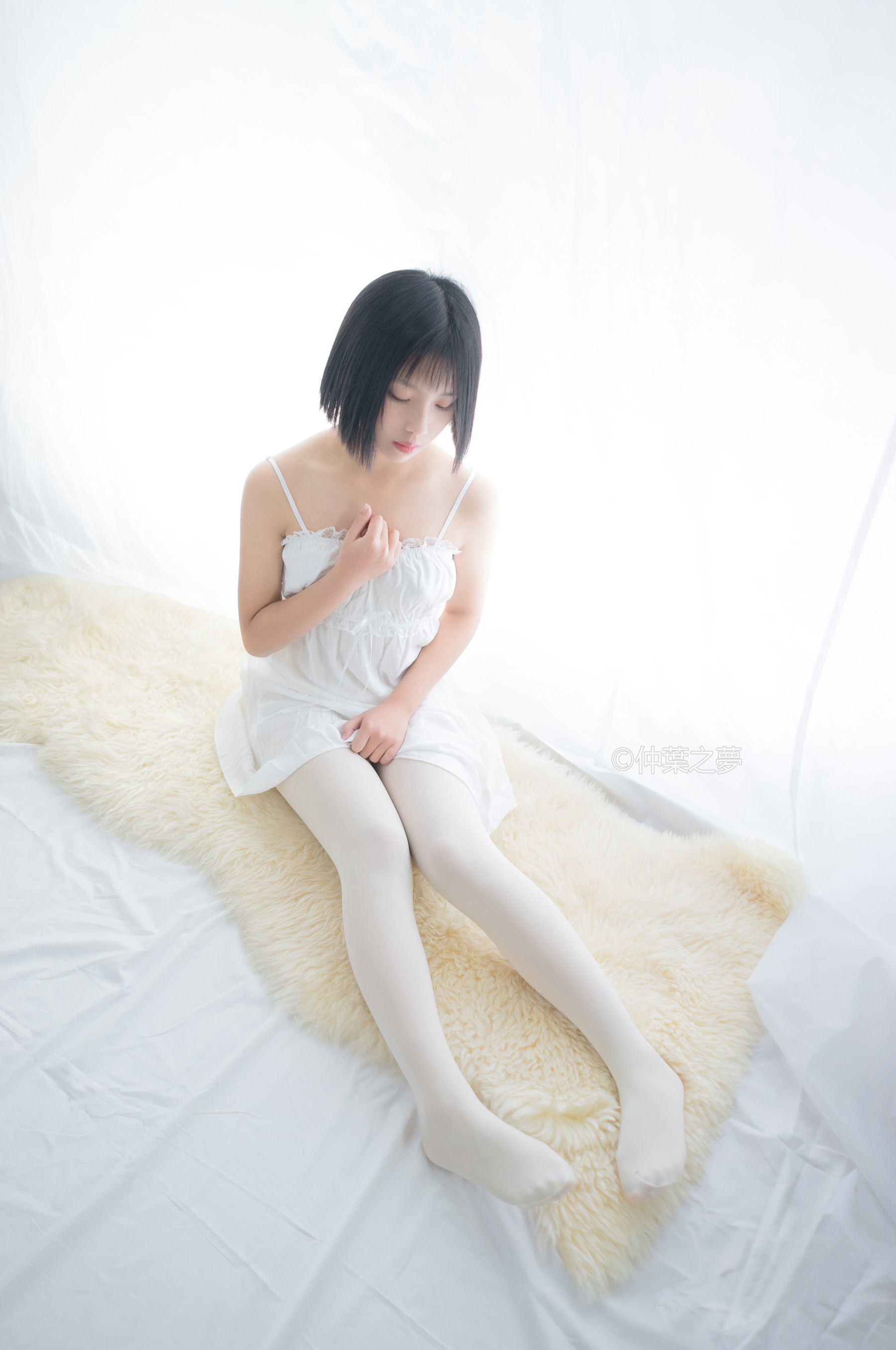 Grand.001  清纯白吊带裙-图3