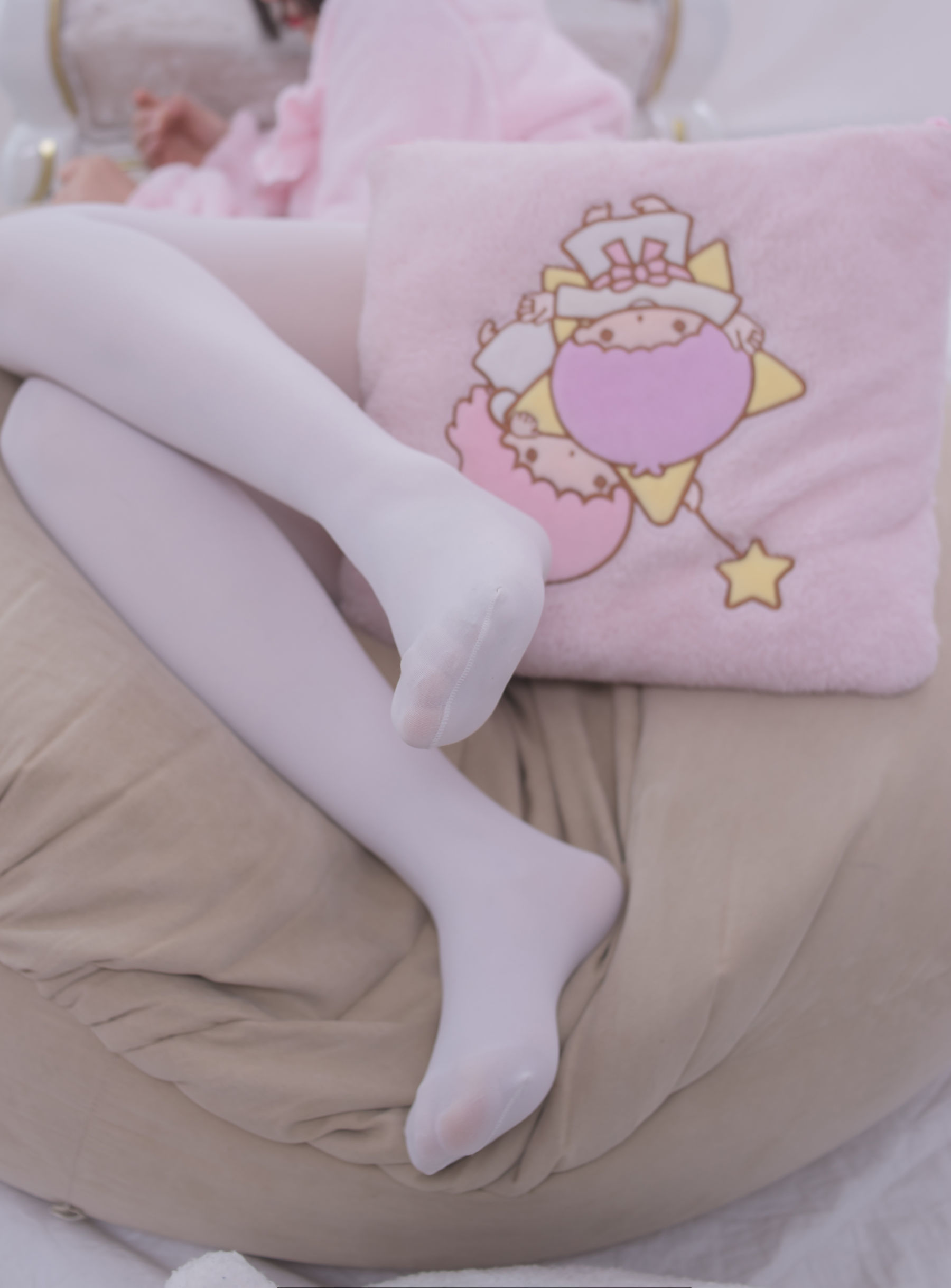 VOL.017  粉红毛茸茸睡衣白丝少女-图52