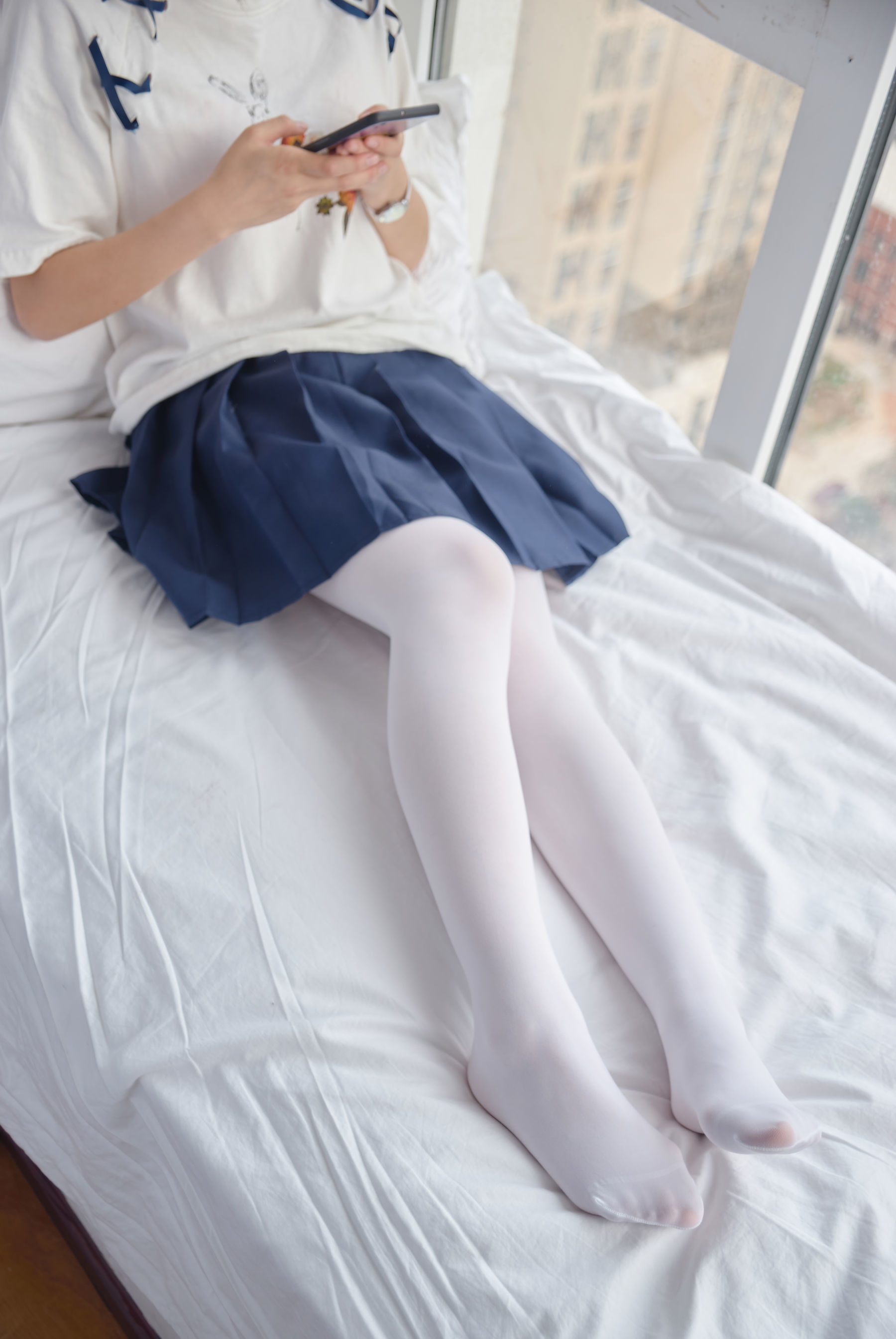 VOL.018  窗台上的白丝女孩-图0