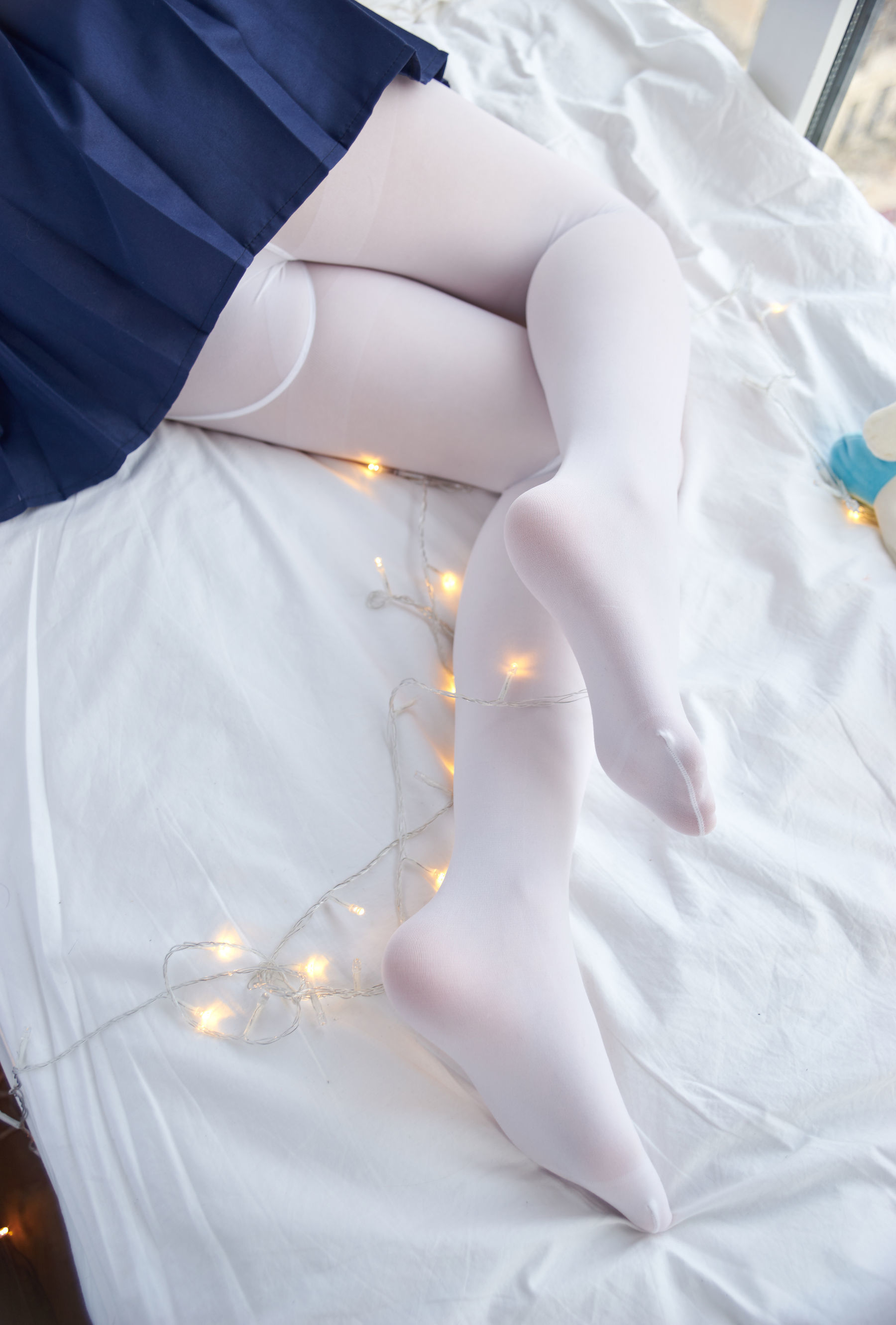 VOL.018  窗台上的白丝女孩-图35