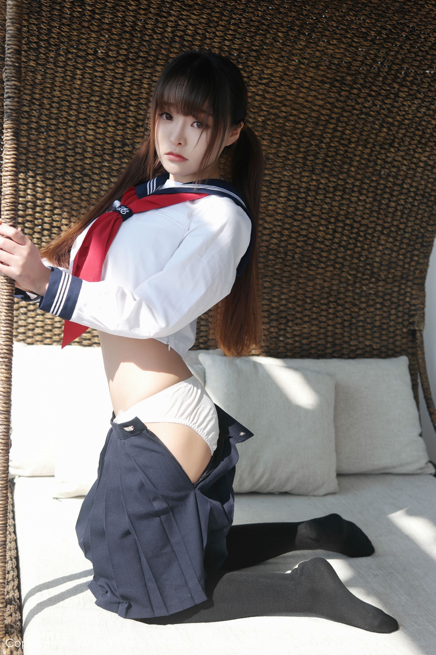 柳侑绮Sevenbaby《大理旅拍》水手服诱惑少女  Vol.002-图6