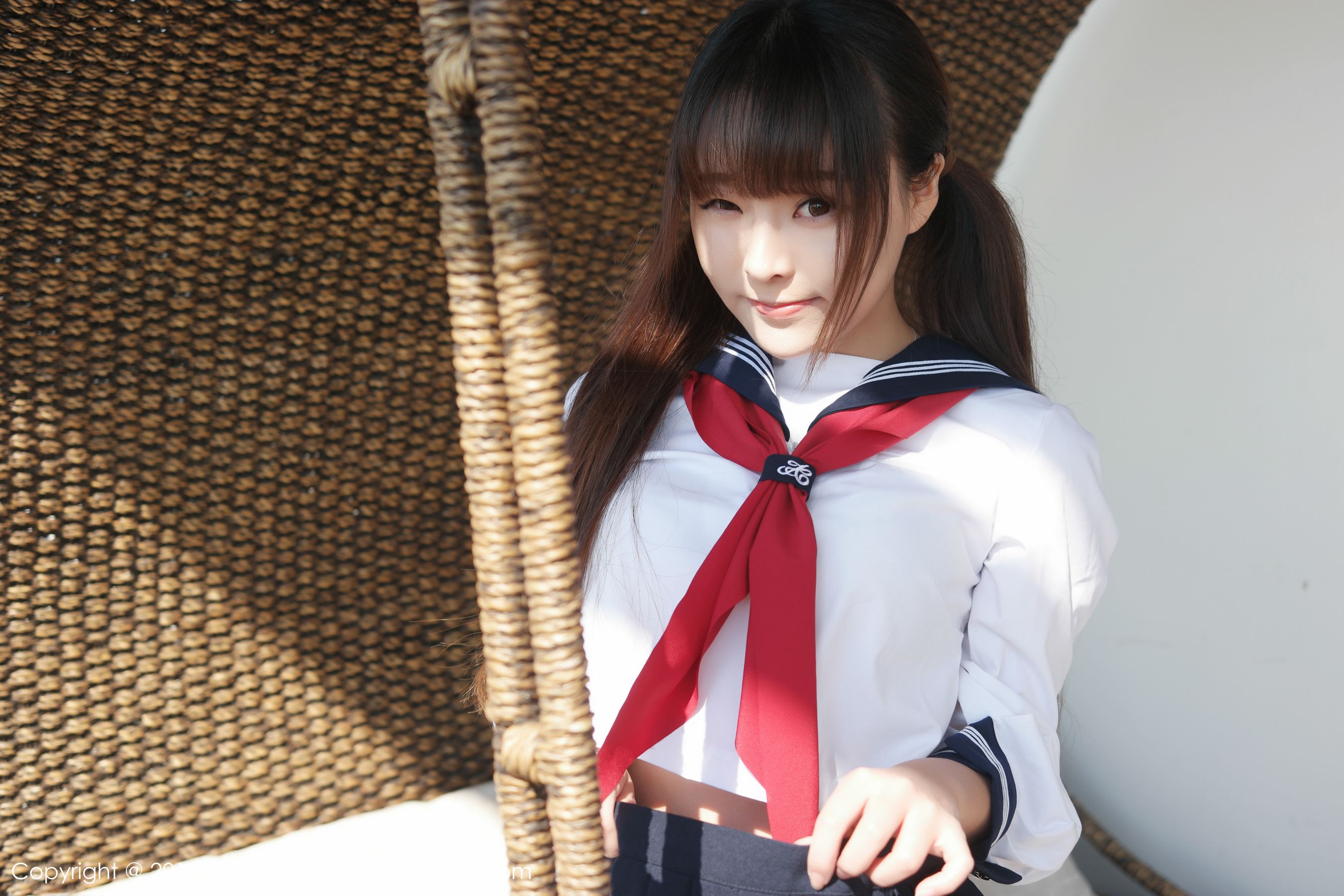 柳侑绮Sevenbaby《大理旅拍》水手服诱惑少女  Vol.002-图8