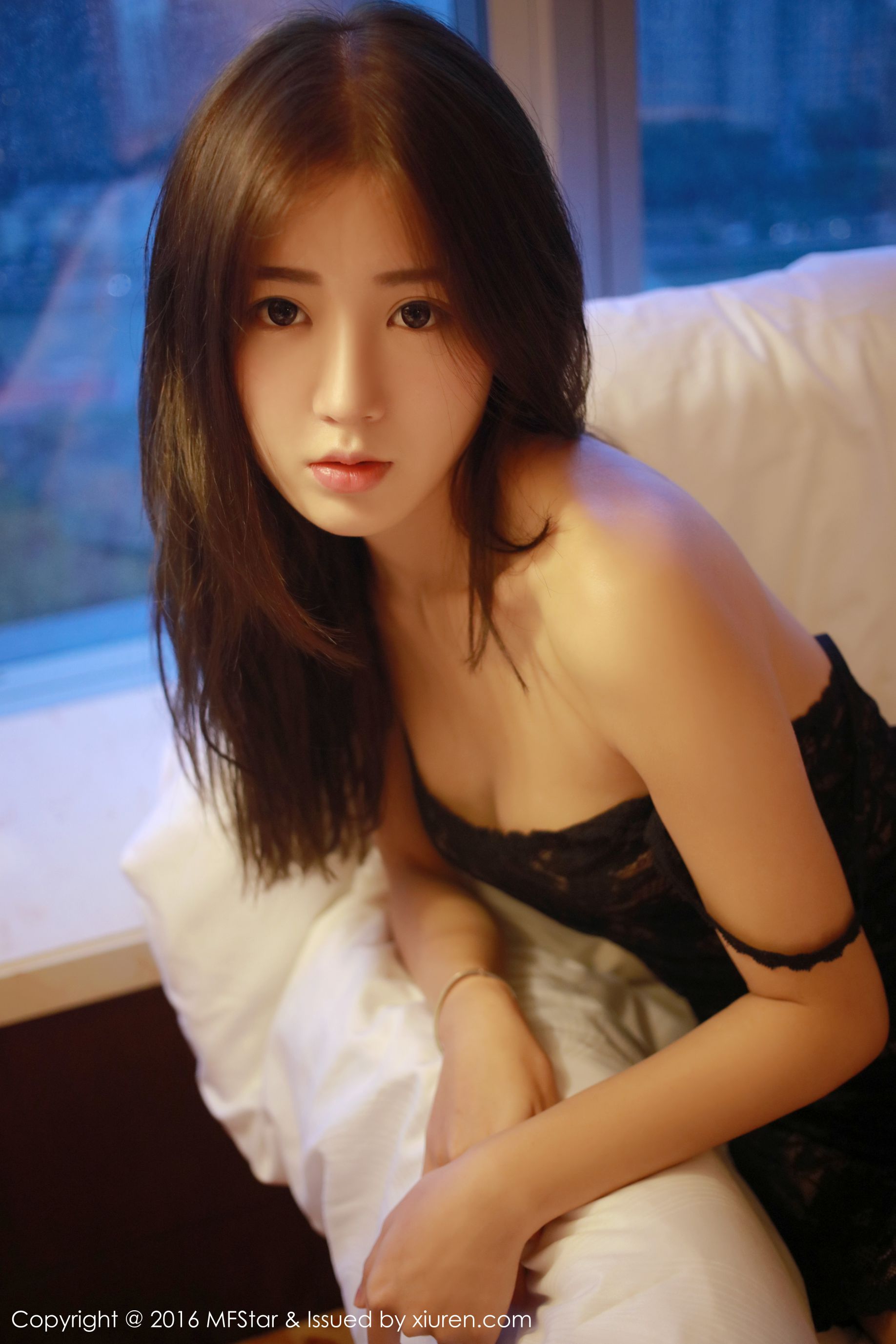 卤蛋luna《晶莹剔透的娇靥，相貌甚甜，肌肤如玉，美目流盼》  Vol.078-图26