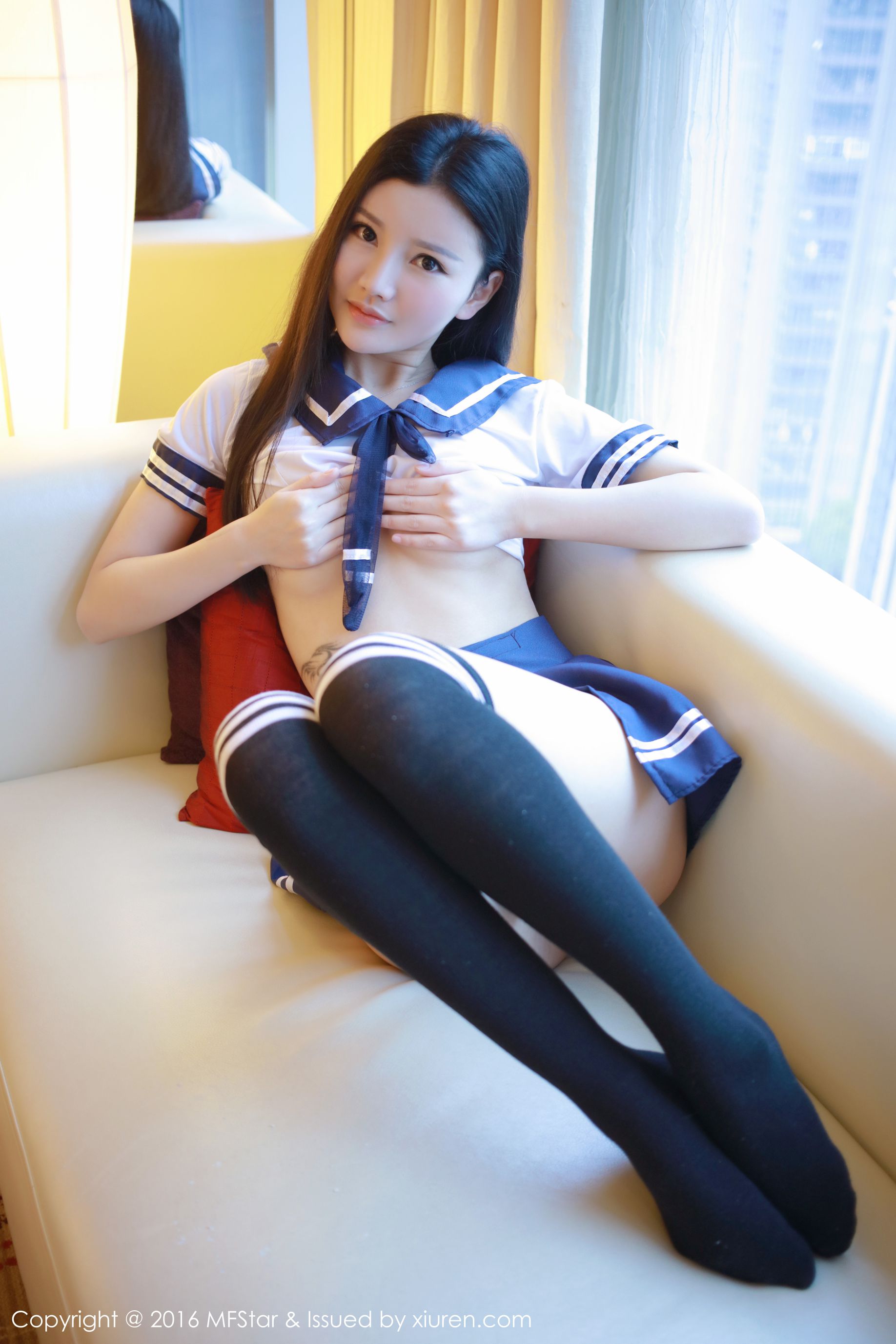 姗姗就打奥特曼《学生装校服+肚兜系列》  Vol.081-图14