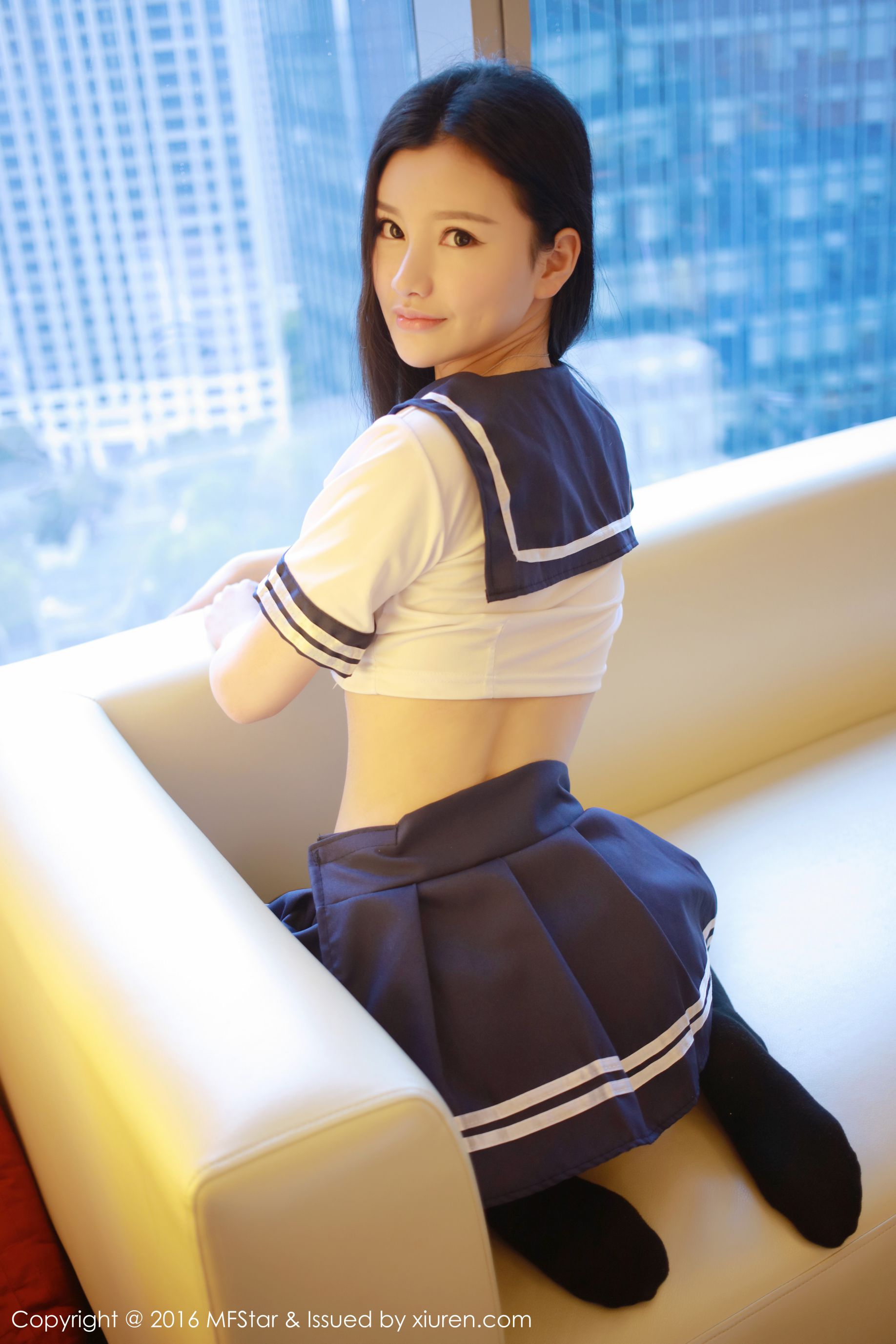 姗姗就打奥特曼《学生装校服+肚兜系列》  Vol.081-图18