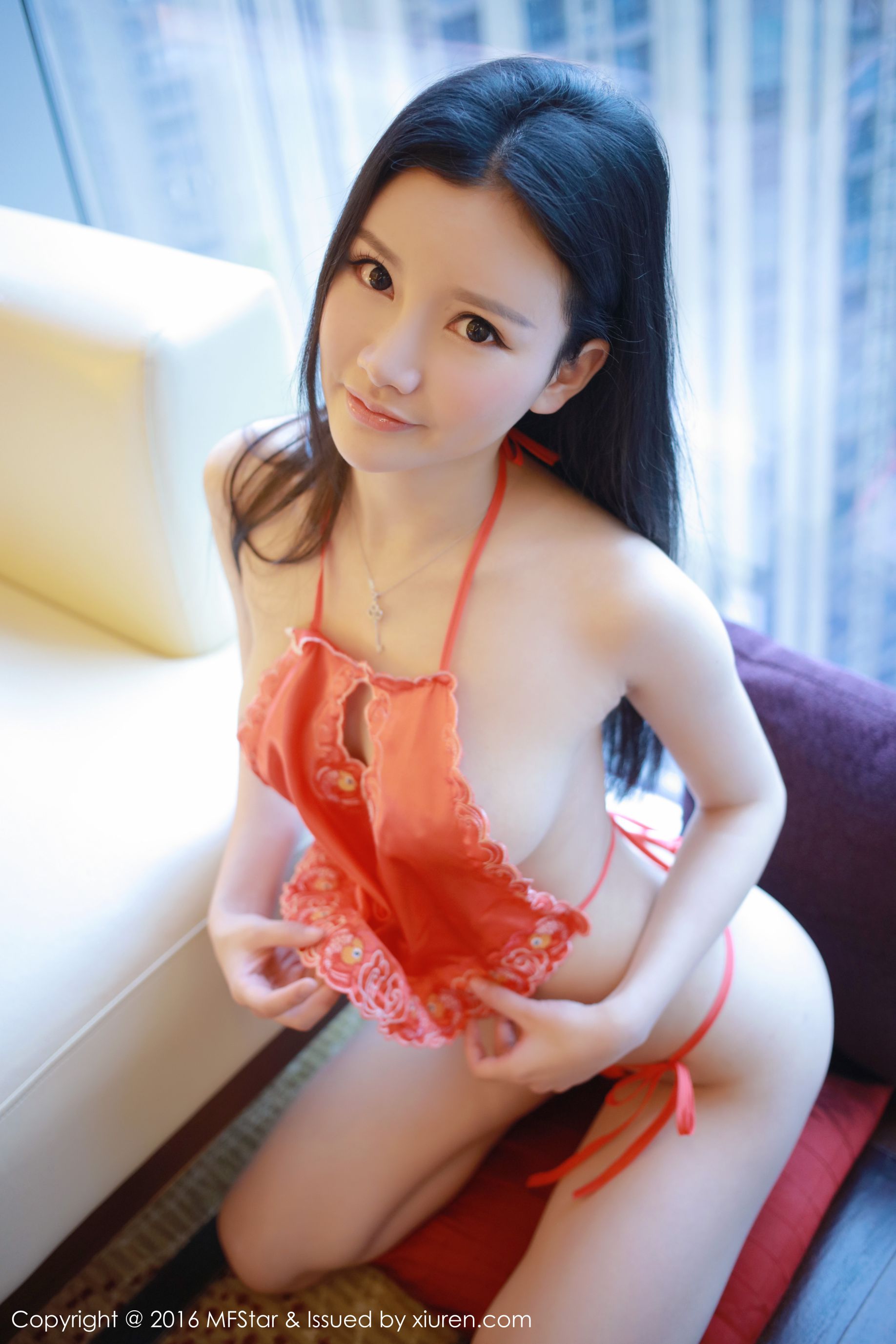 姗姗就打奥特曼《学生装校服+肚兜系列》  Vol.081-图40