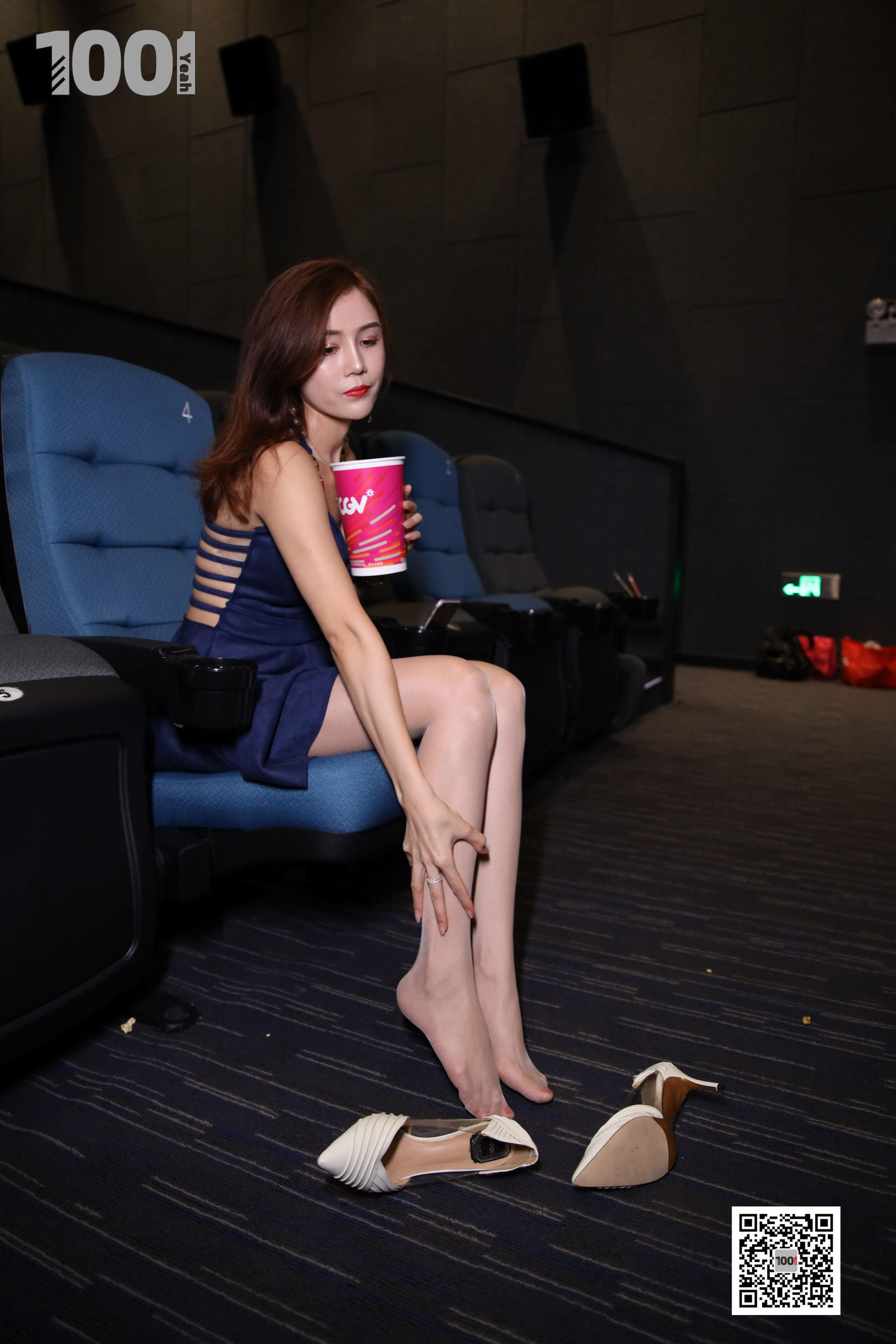 模特：Lucy 《电影院3》-图38