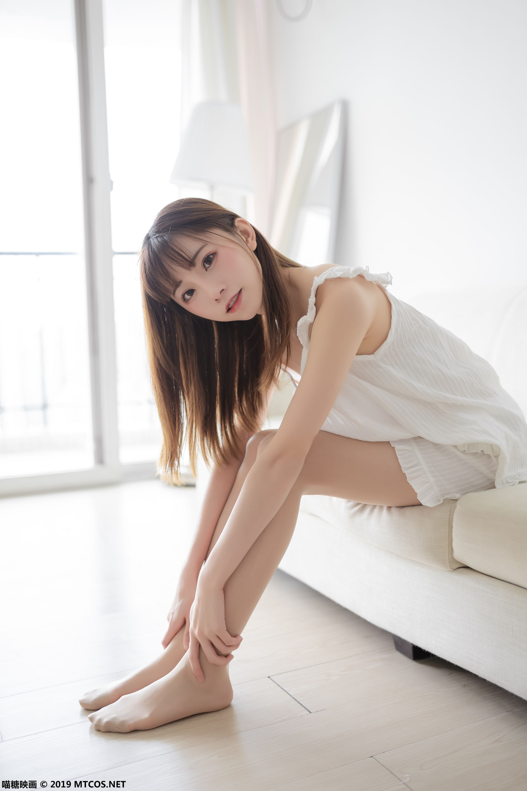 VOL.056 白色睡衣-图1