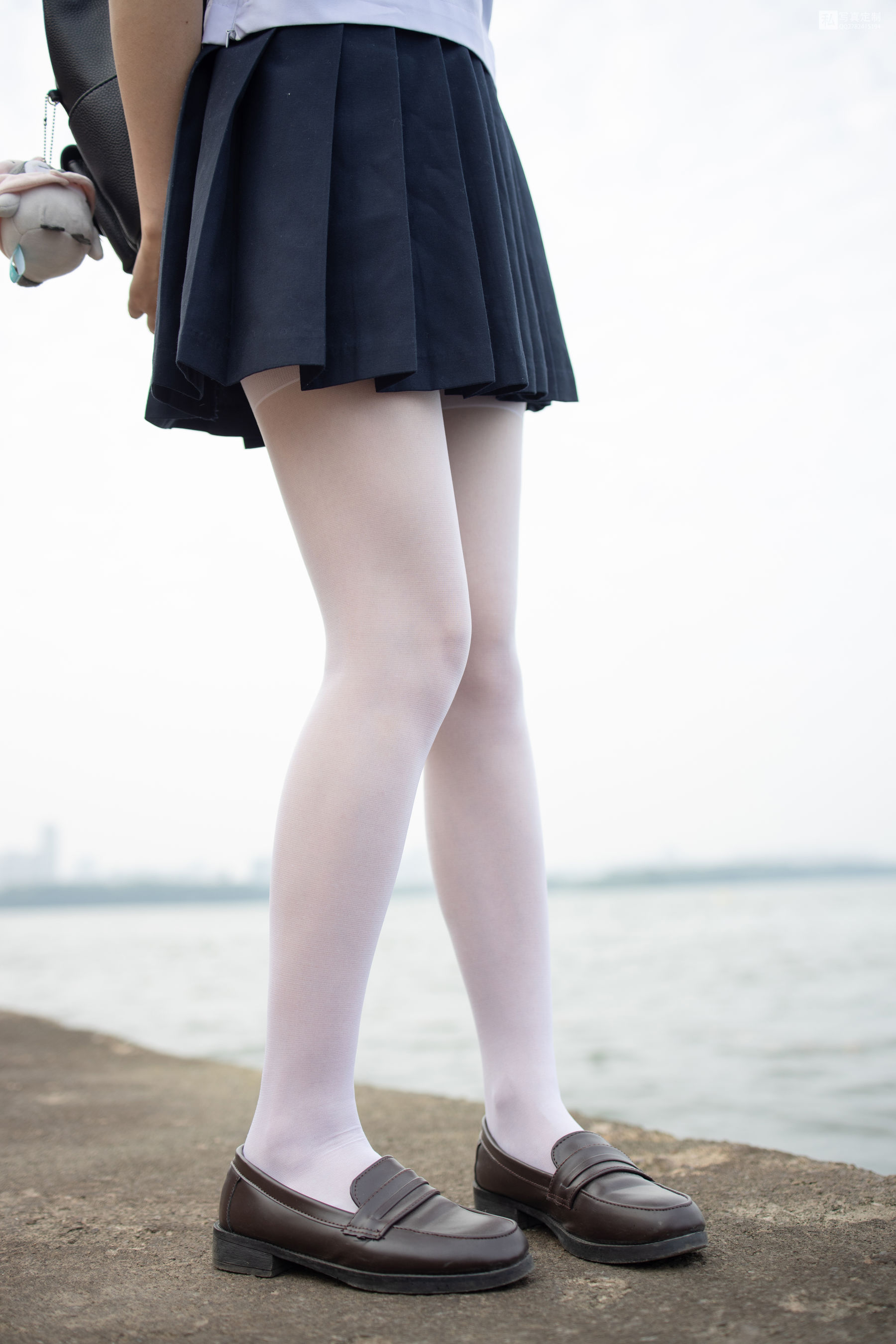JKFUN-028 默陌 15D白丝 抑郁湖边与绝望天台-图0