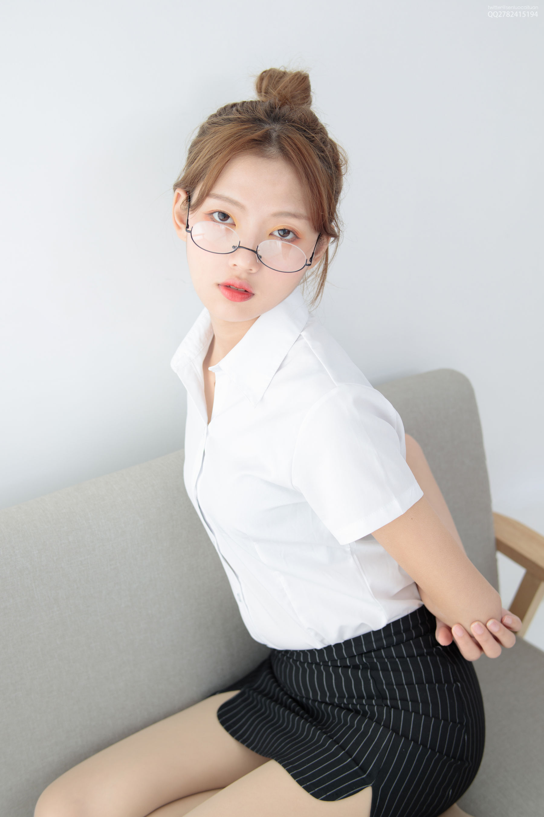 JKFUN-044 OL一定要搭配眼镜 50D肉丝-图43