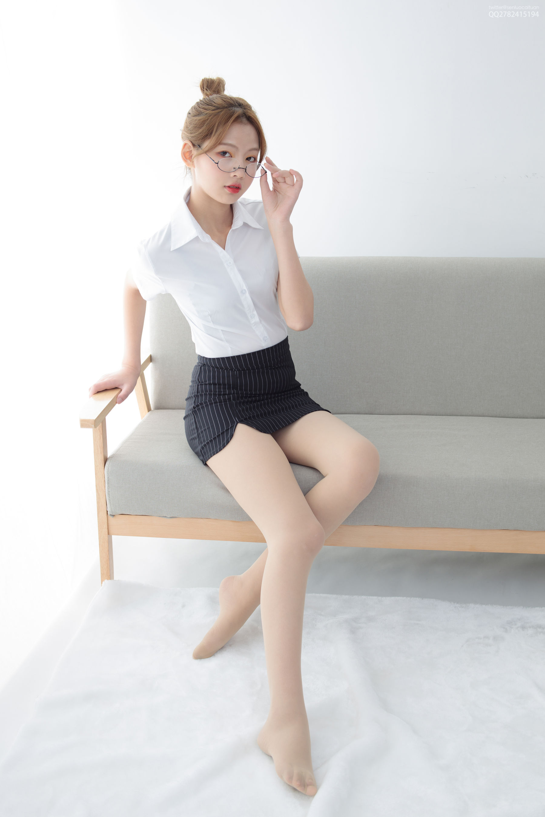 JKFUN-044 OL一定要搭配眼镜 50D肉丝-图4
