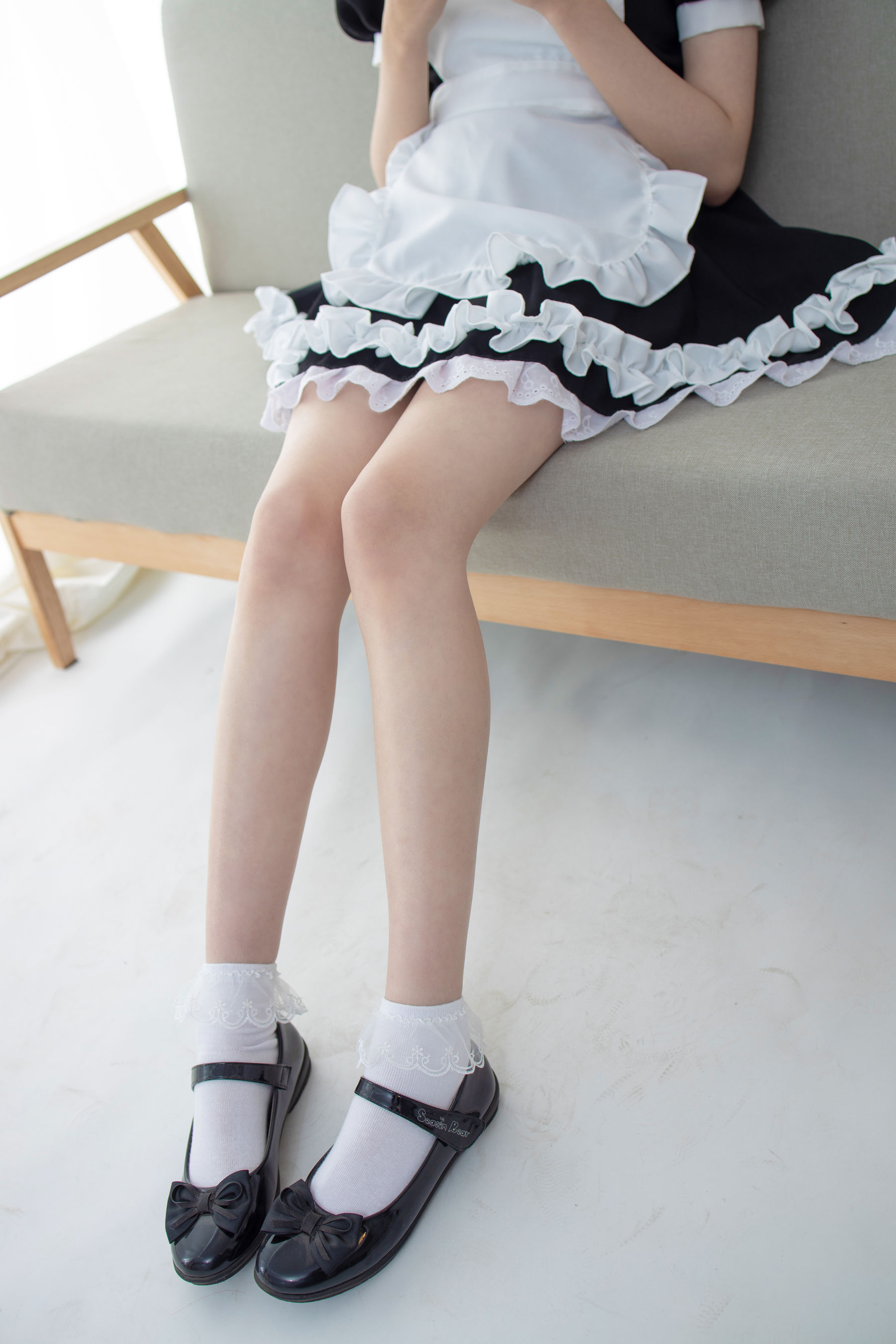 JKFUN-053 Aika 蕾丝花边短袜女仆-图1