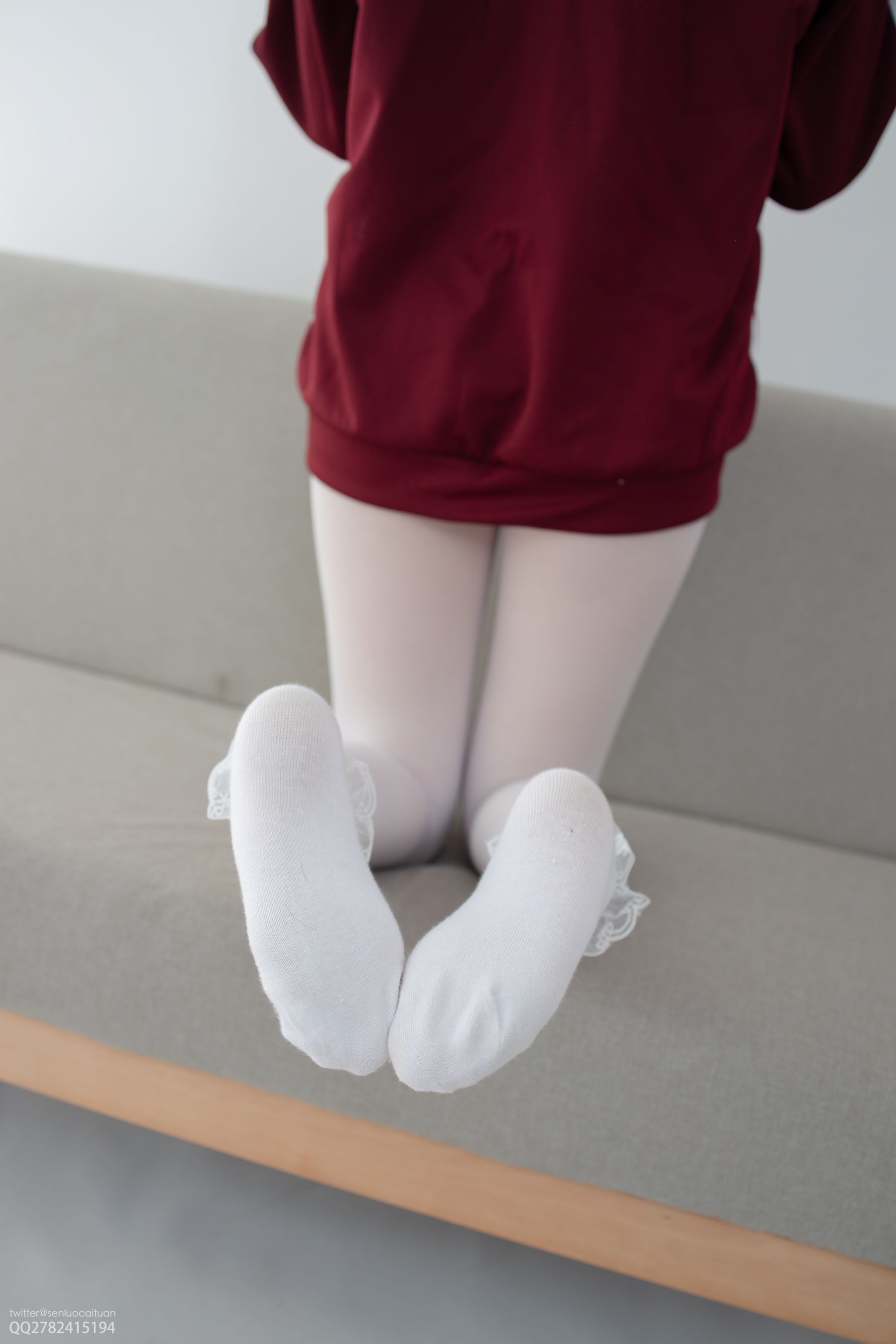 JKFUN-058 Aika 白丝套蕾丝花边短袜-图0