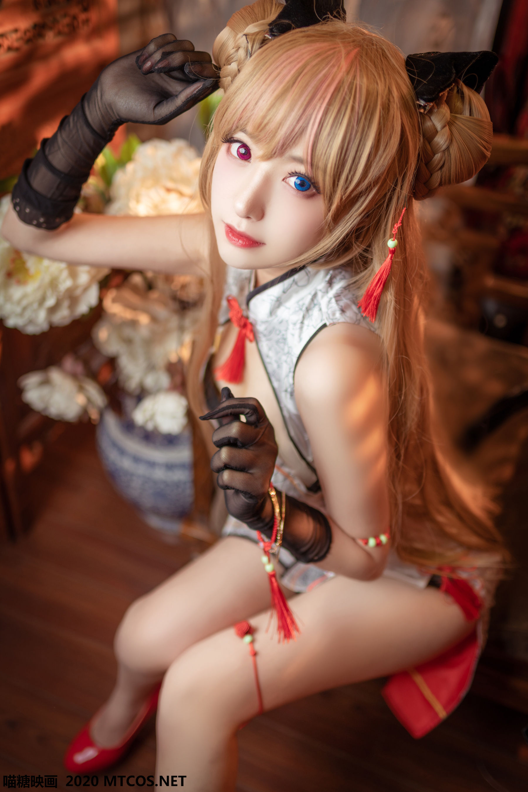 HML.011 蜂糖花旗袍-图1