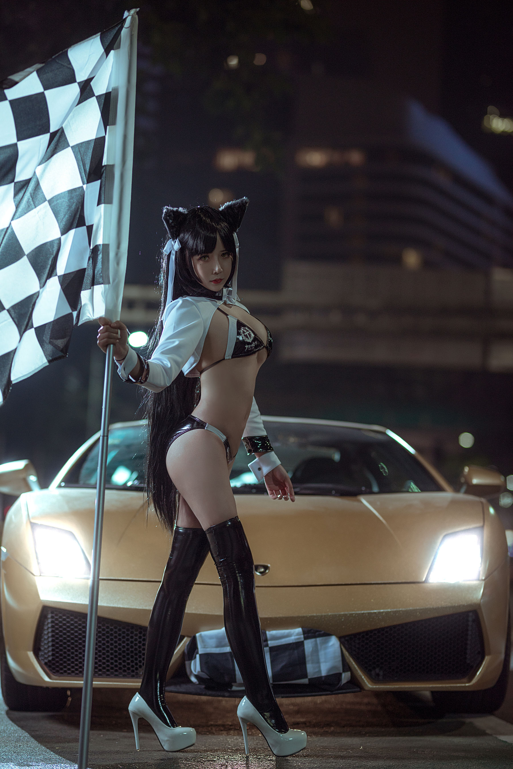 二次元妹子抱走莫子aa 赛车女郎-图1