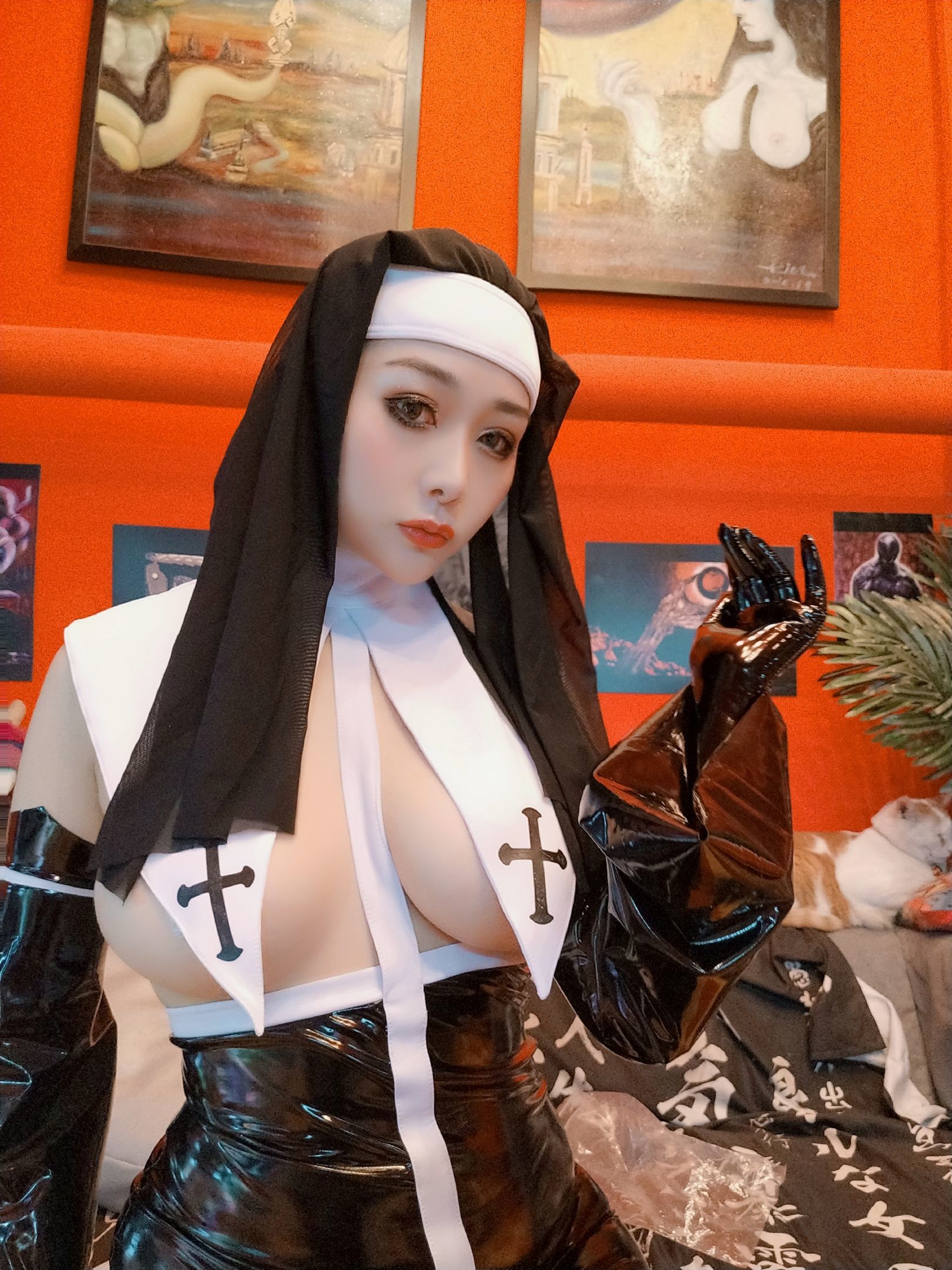 性感Coser三刀刀Miido 修女-图2