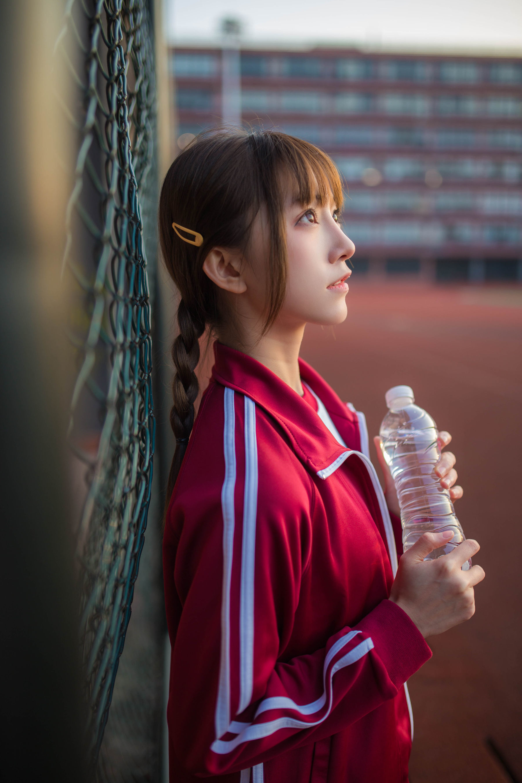 动漫博主Kitaro_绮太郎 红色运动服女孩-图1