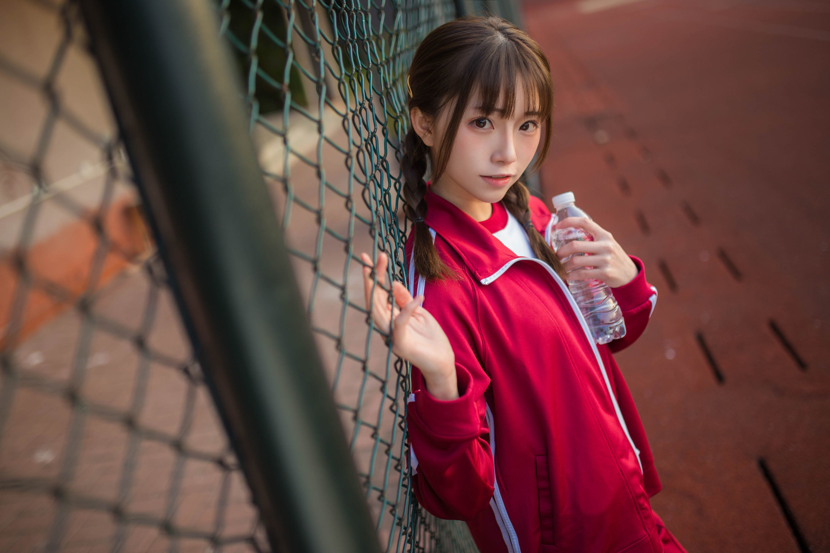 动漫博主Kitaro_绮太郎 红色运动服女孩-图2