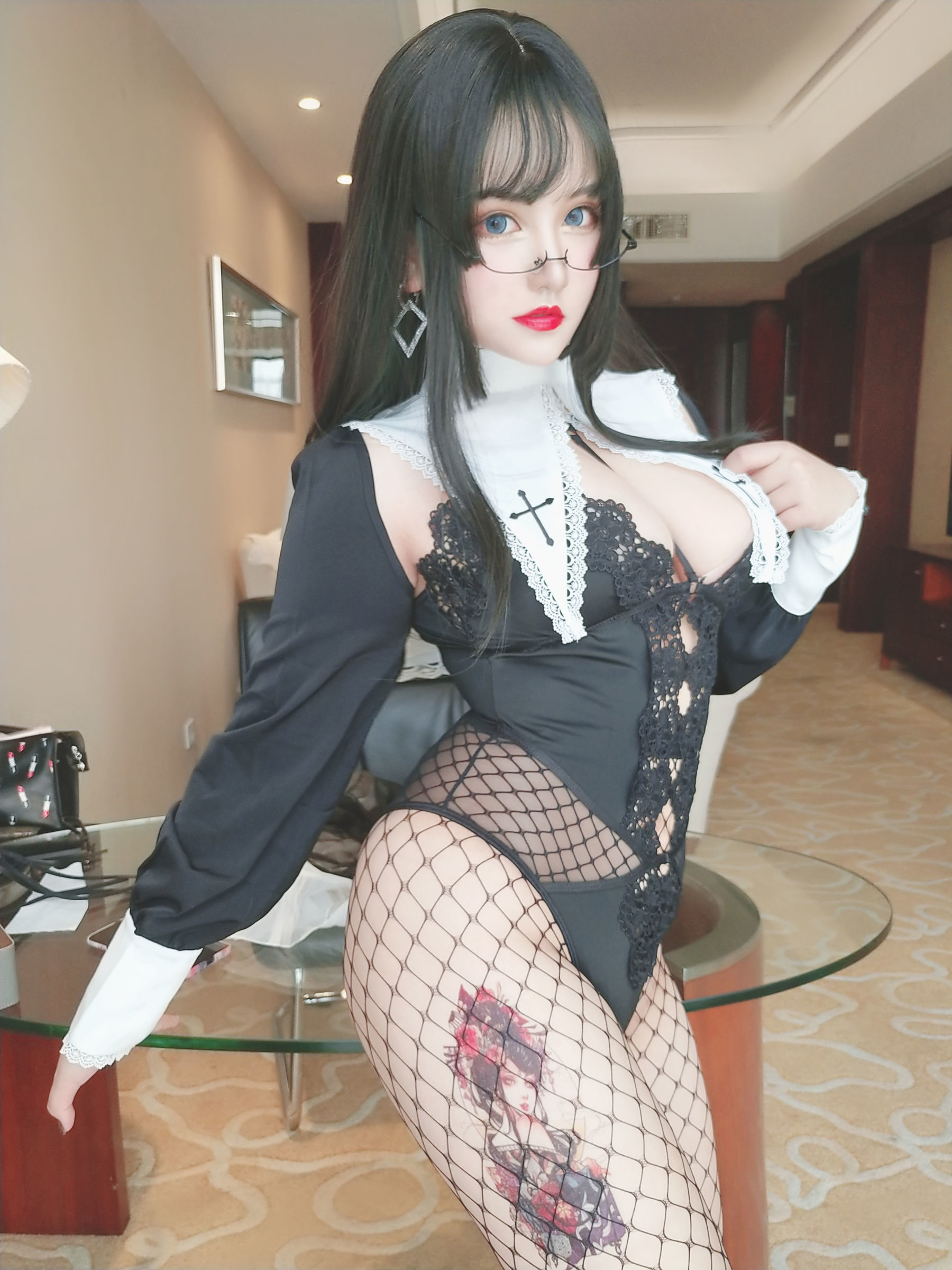 夏鸽鸽不想起床 修女-图1