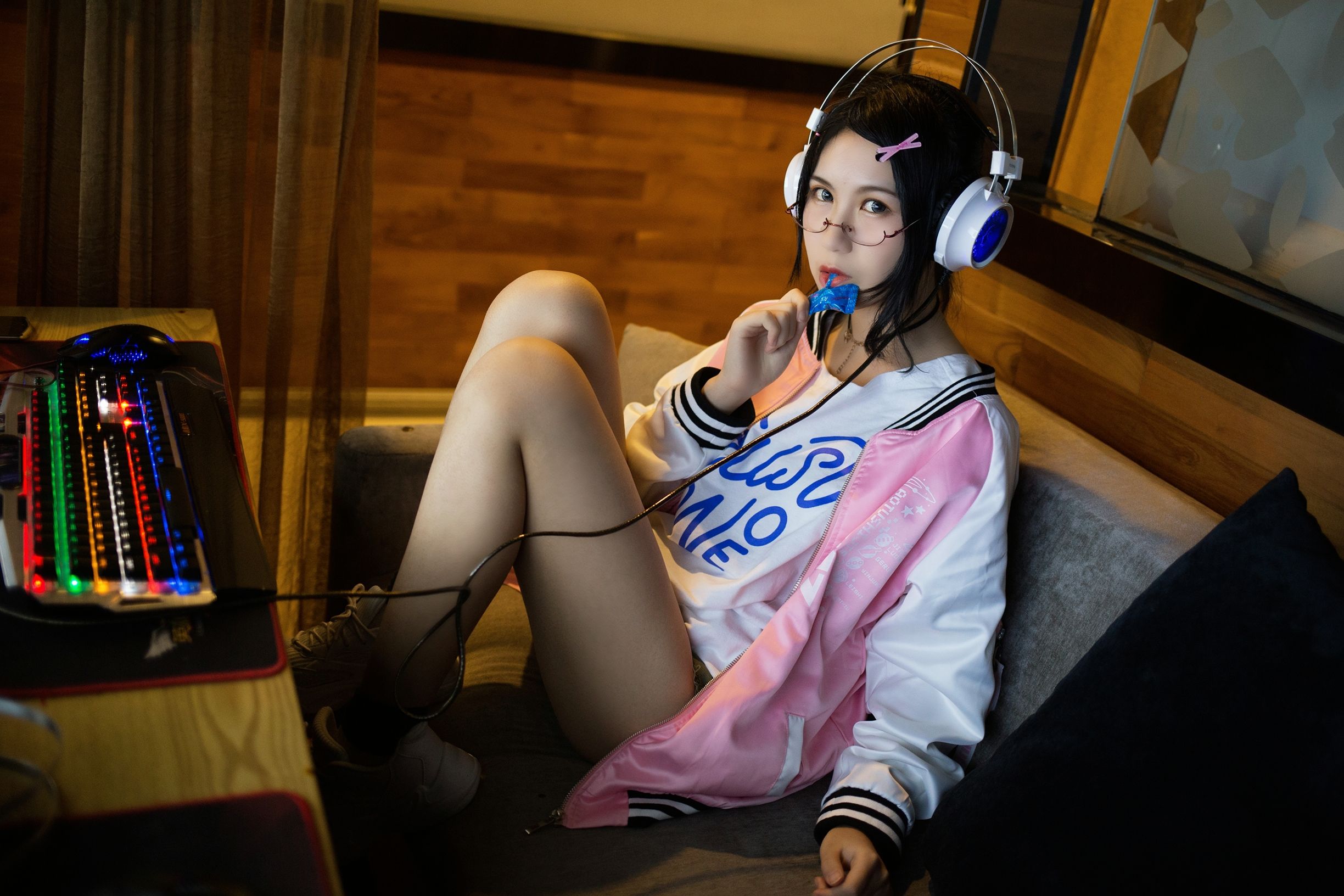 COSER美女逐月su 网吧历险记-图11