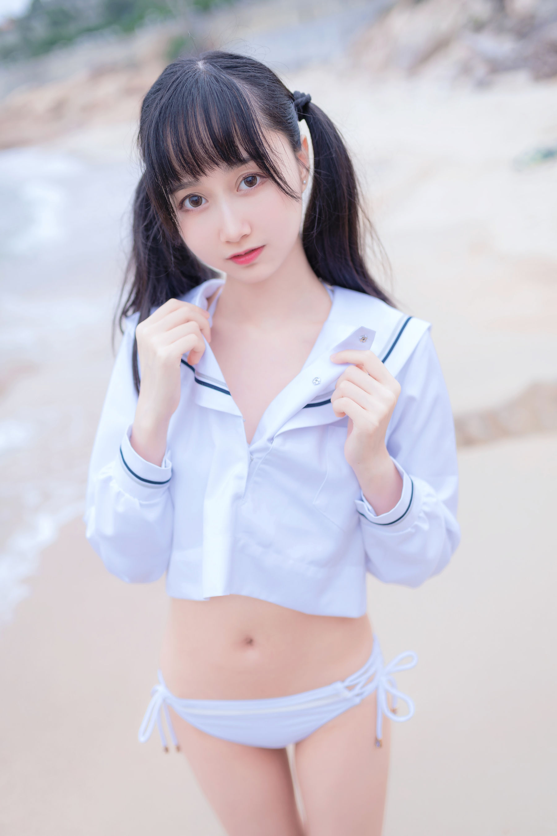 萌系小姐姐木绵绵OwO 海边白色比基尼-图0