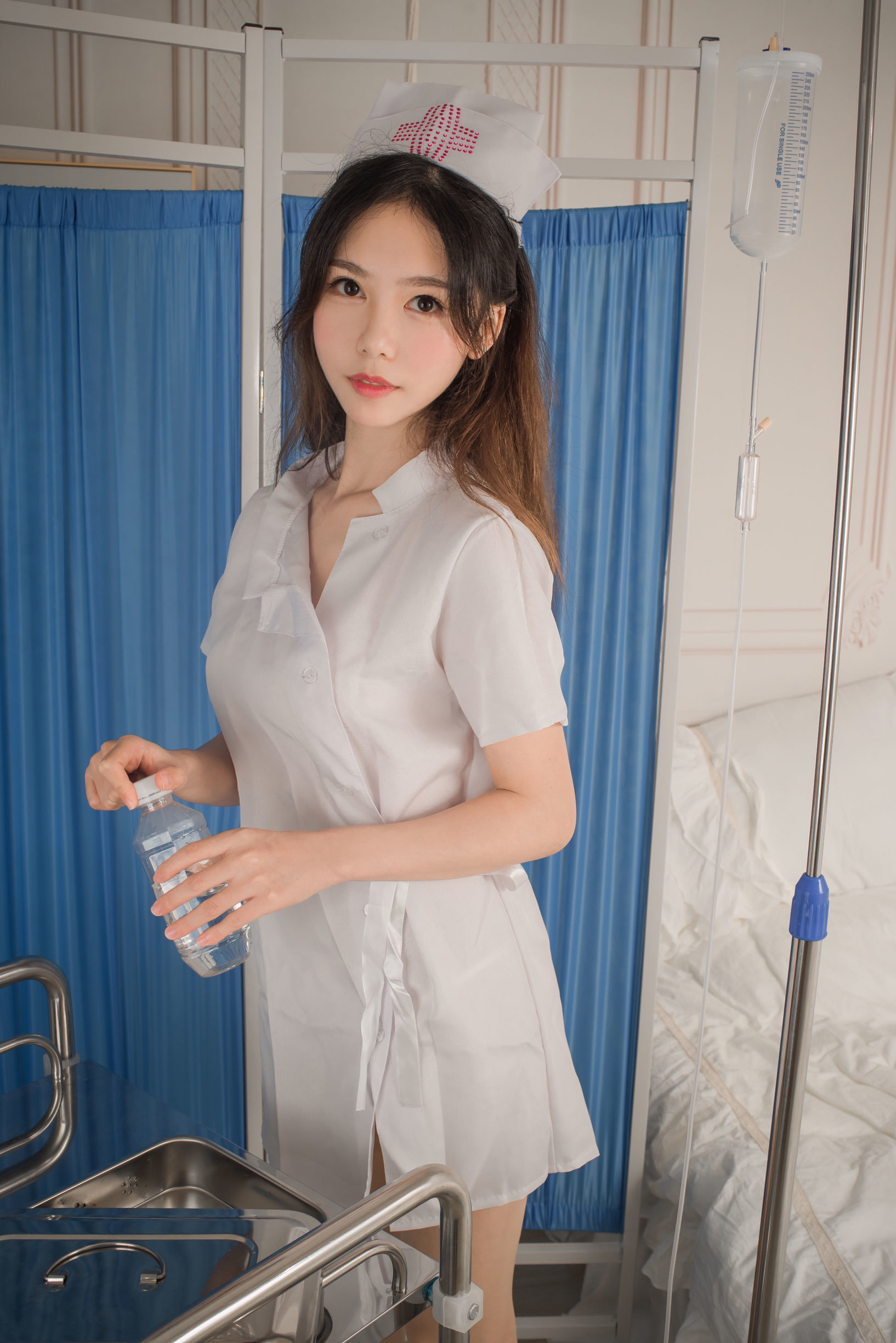 抖娘-利世图集 俏皮小护士-图0