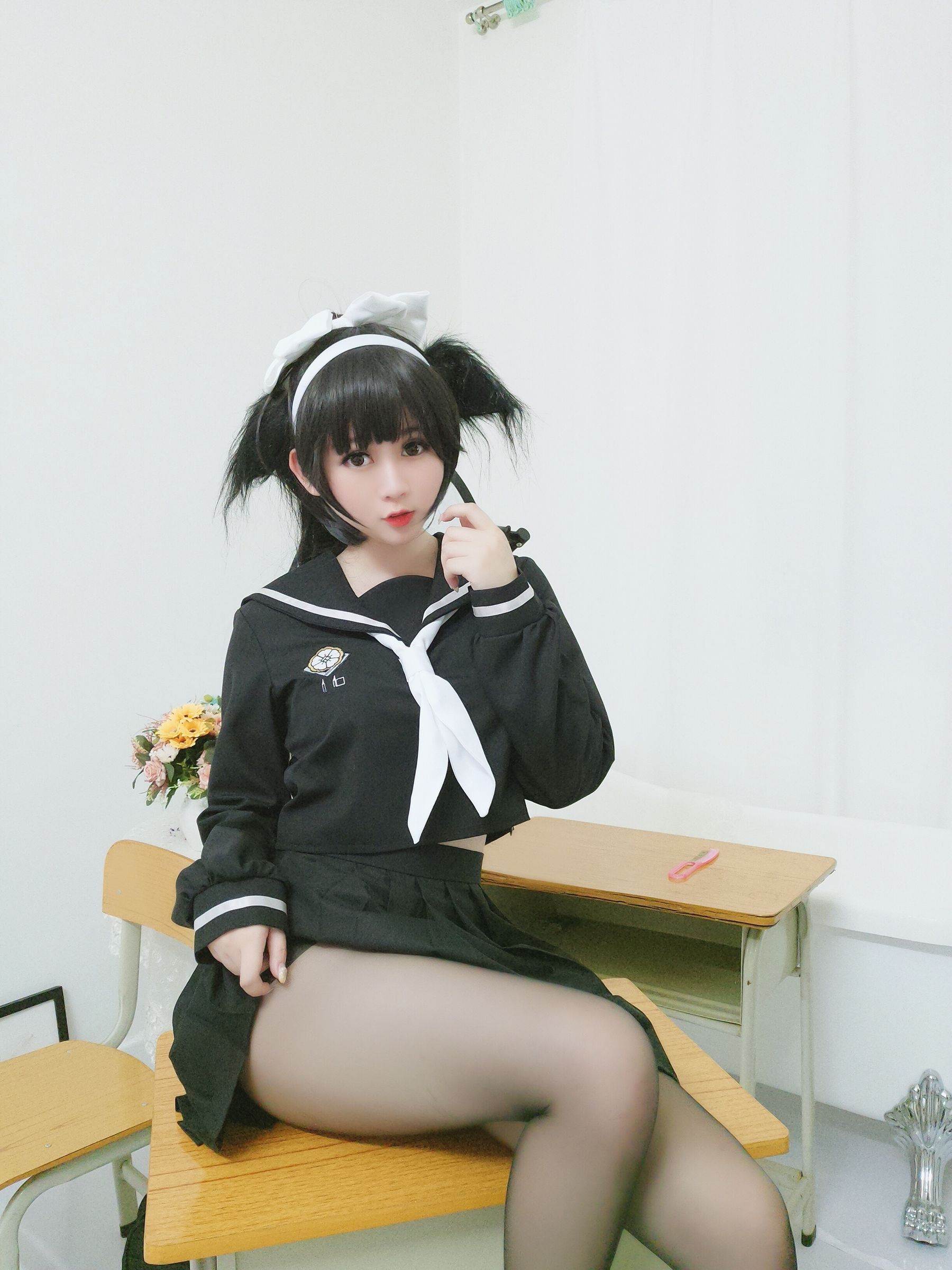 蜜桃少女是依酱呀 爱岩-图0