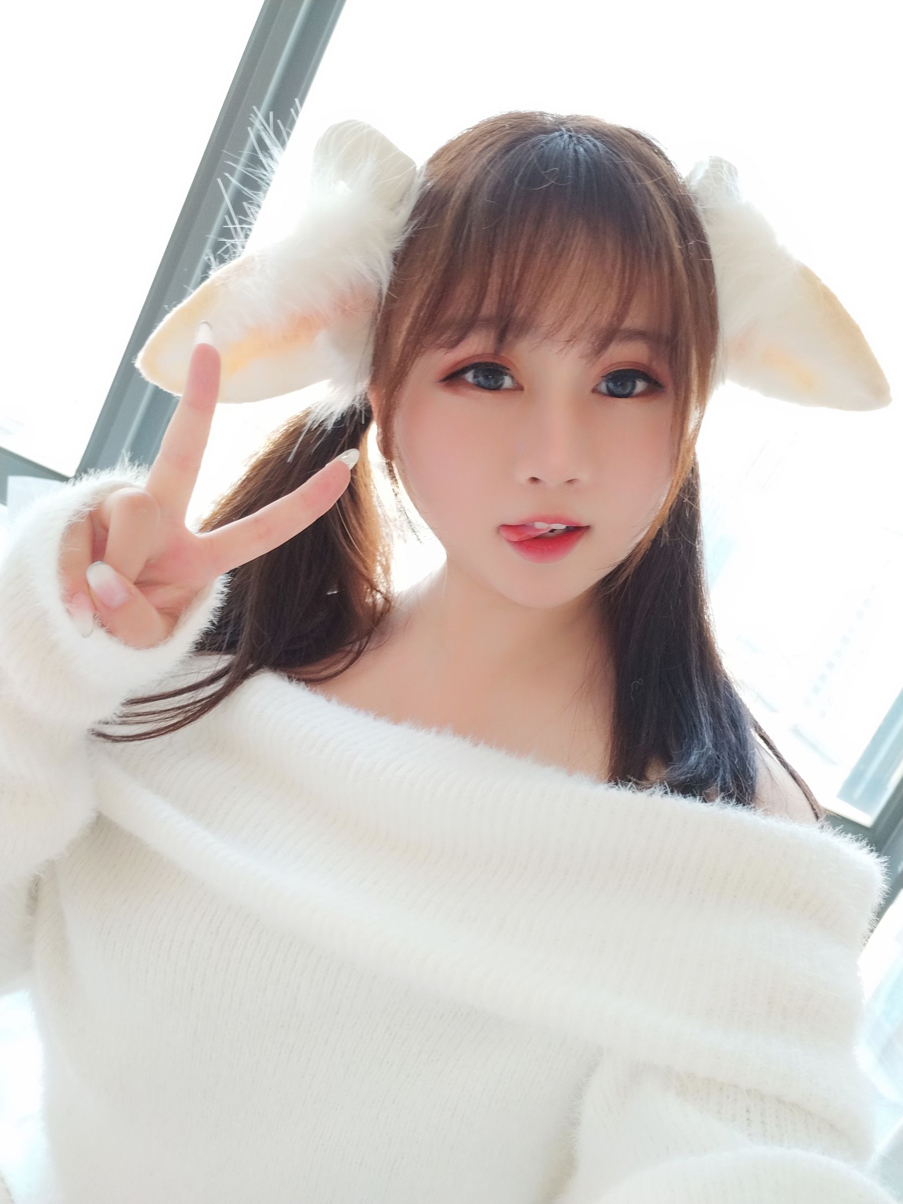 蜜桃少女是依酱呀 羊咩咩-图0