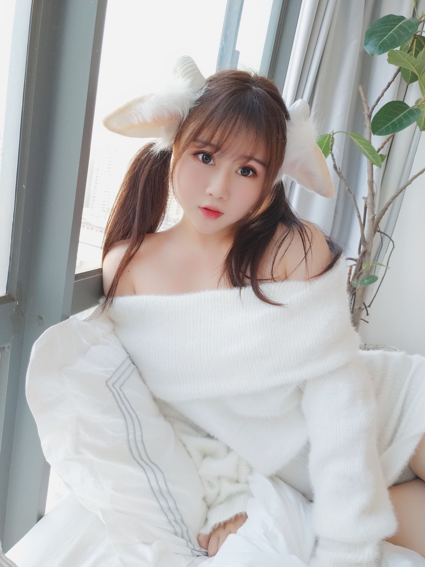蜜桃少女是依酱呀 羊咩咩-图1